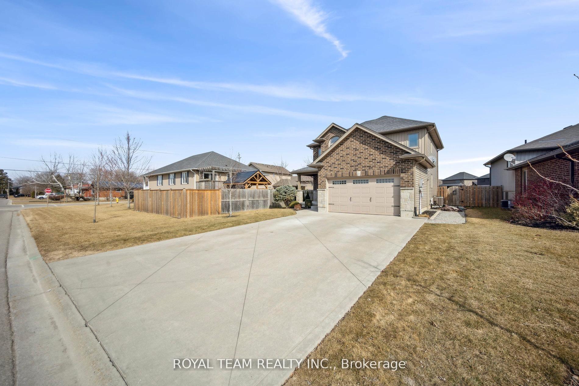 Photo 4 of 2 Lafayette Street E, Haldimand — HOMEH