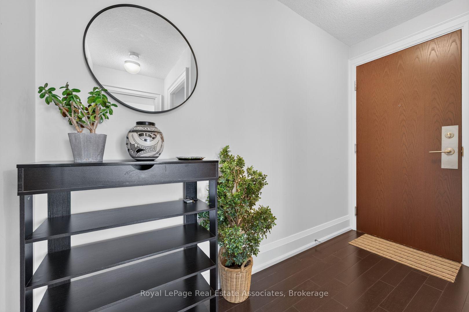 Photo 2 of Unit 2210, 80 Western Battery Road, Toronto, Niagara — HOMEH