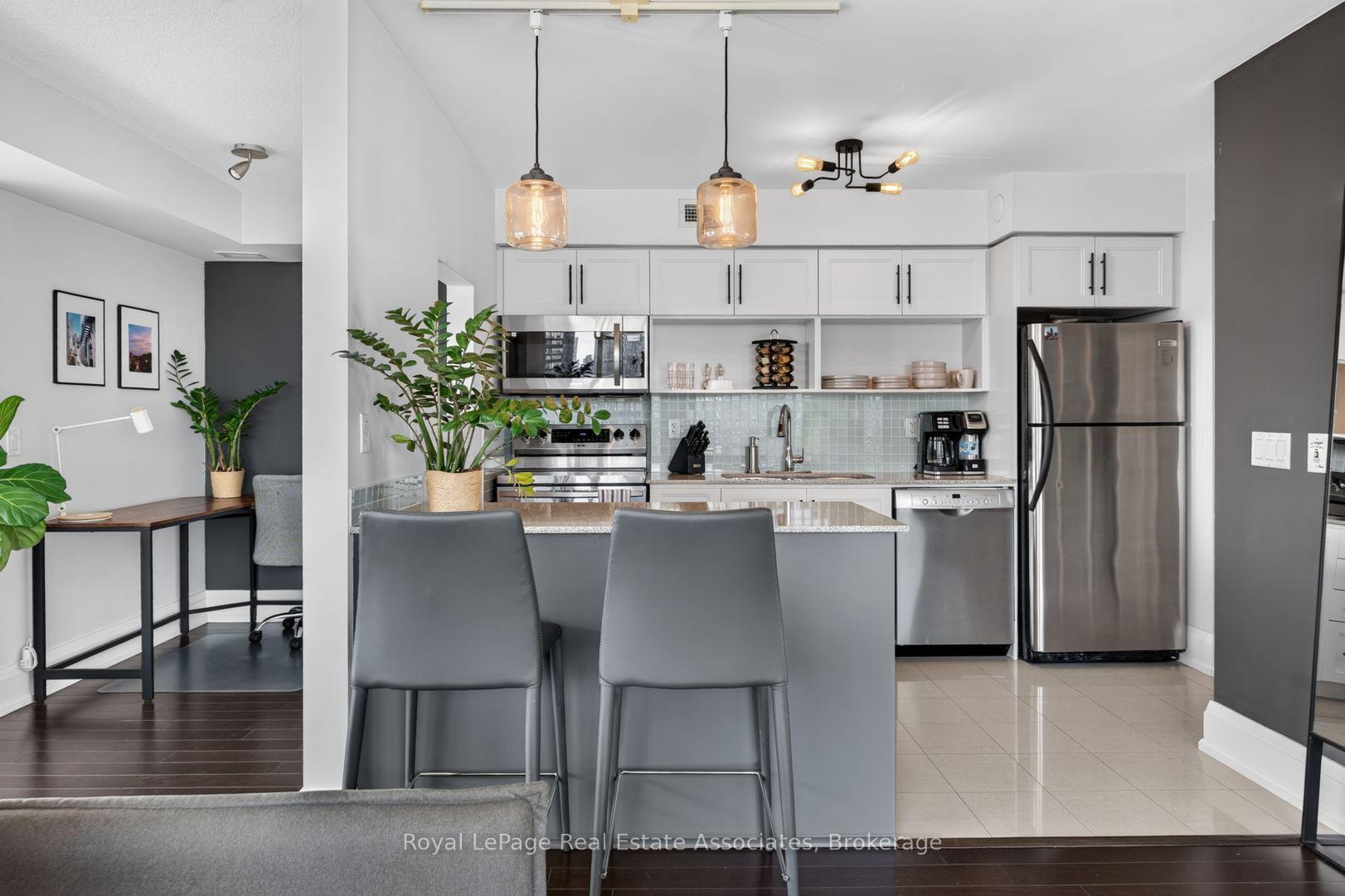 Photo 8 of Unit 2210, 80 Western Battery Road, Toronto, Niagara — HOMEH