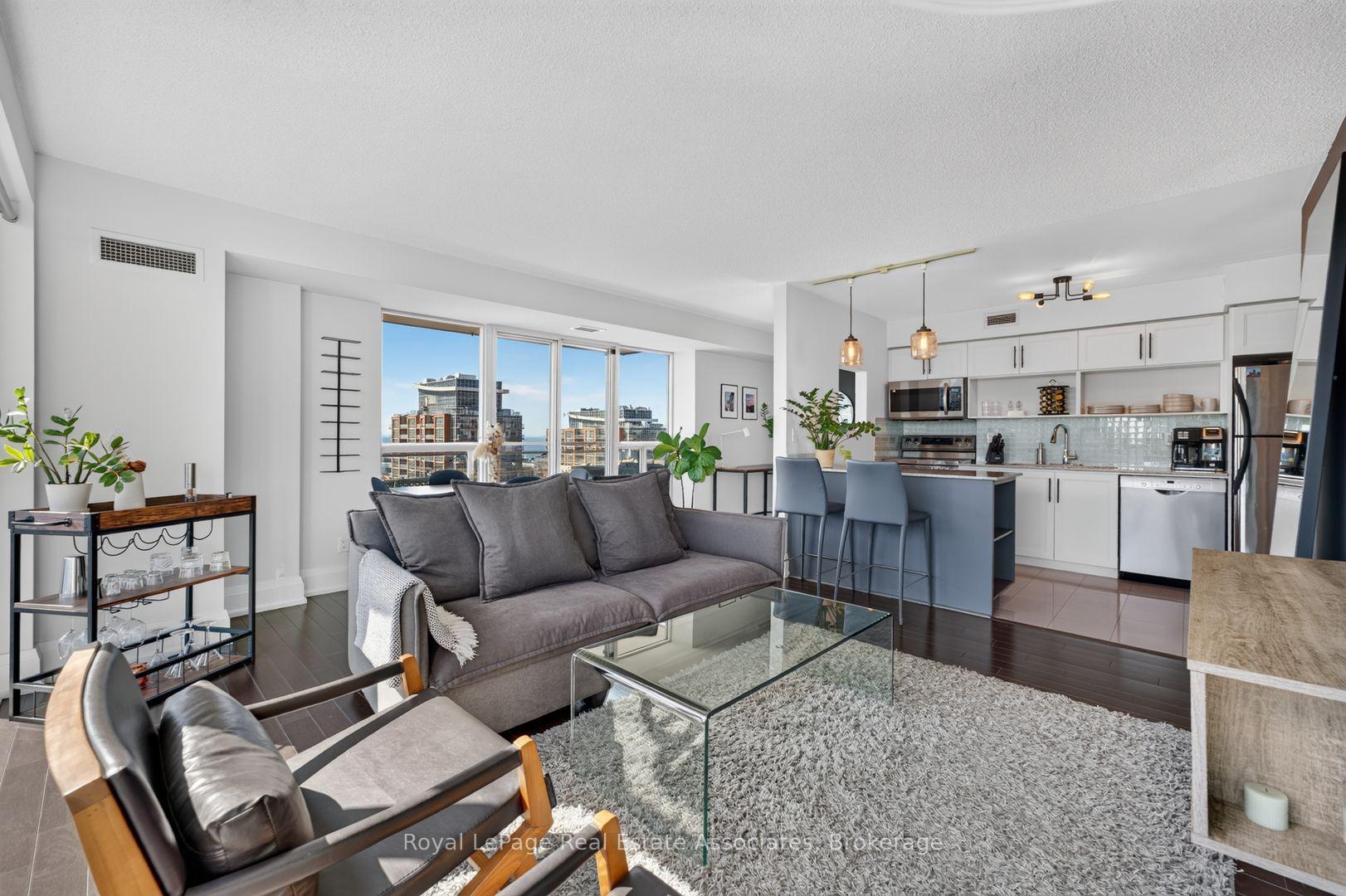 Photo 6 of Unit 2210, 80 Western Battery Road, Toronto, Niagara — HOMEH