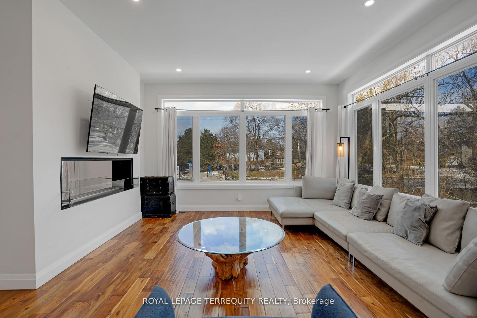 Photo 9 of 716 North Shore Boulevard E, Burlington, LaSalle — HOMEH
