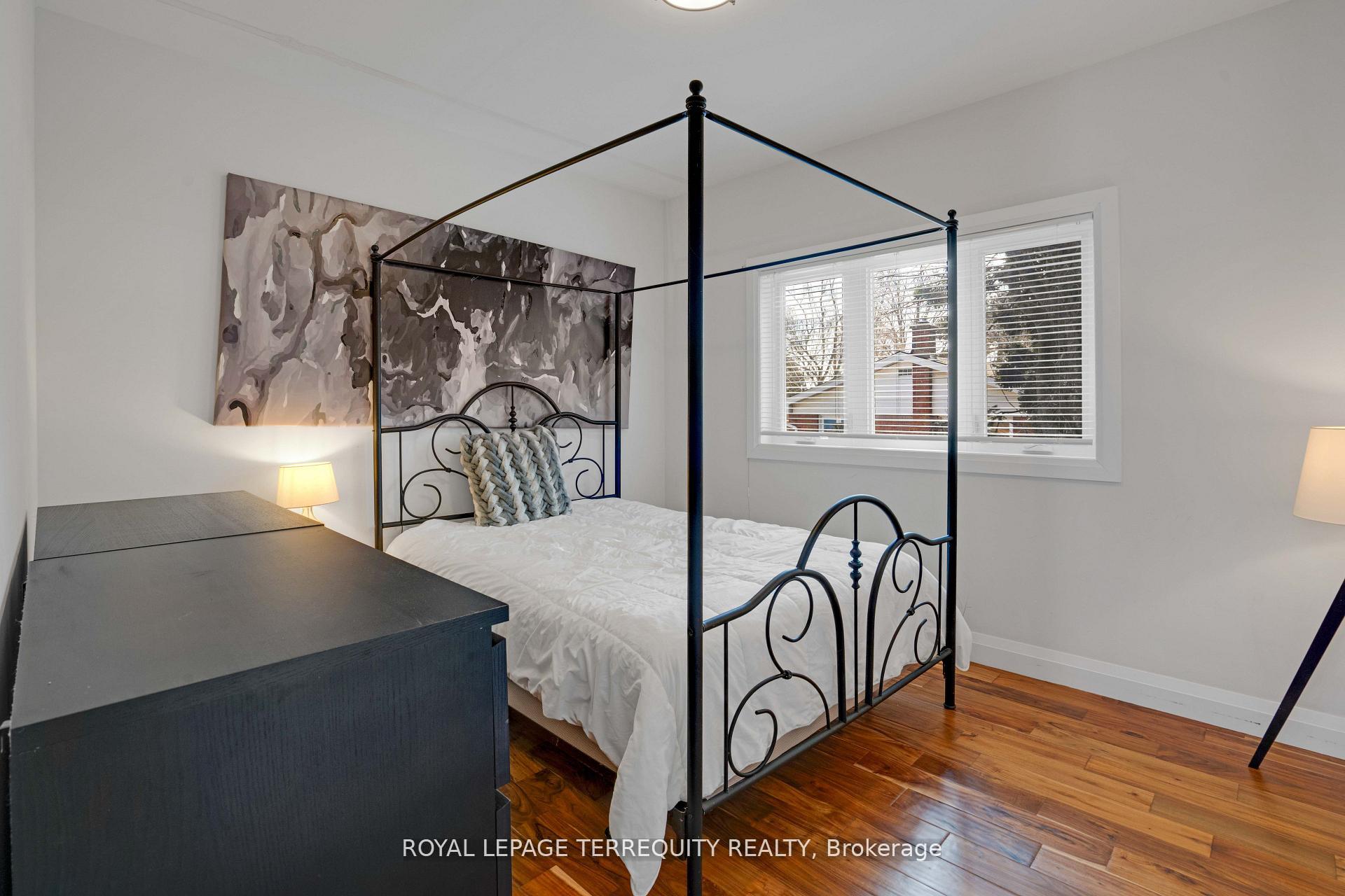 Photo 16 of 716 North Shore Boulevard E, Burlington, LaSalle — HOMEH
