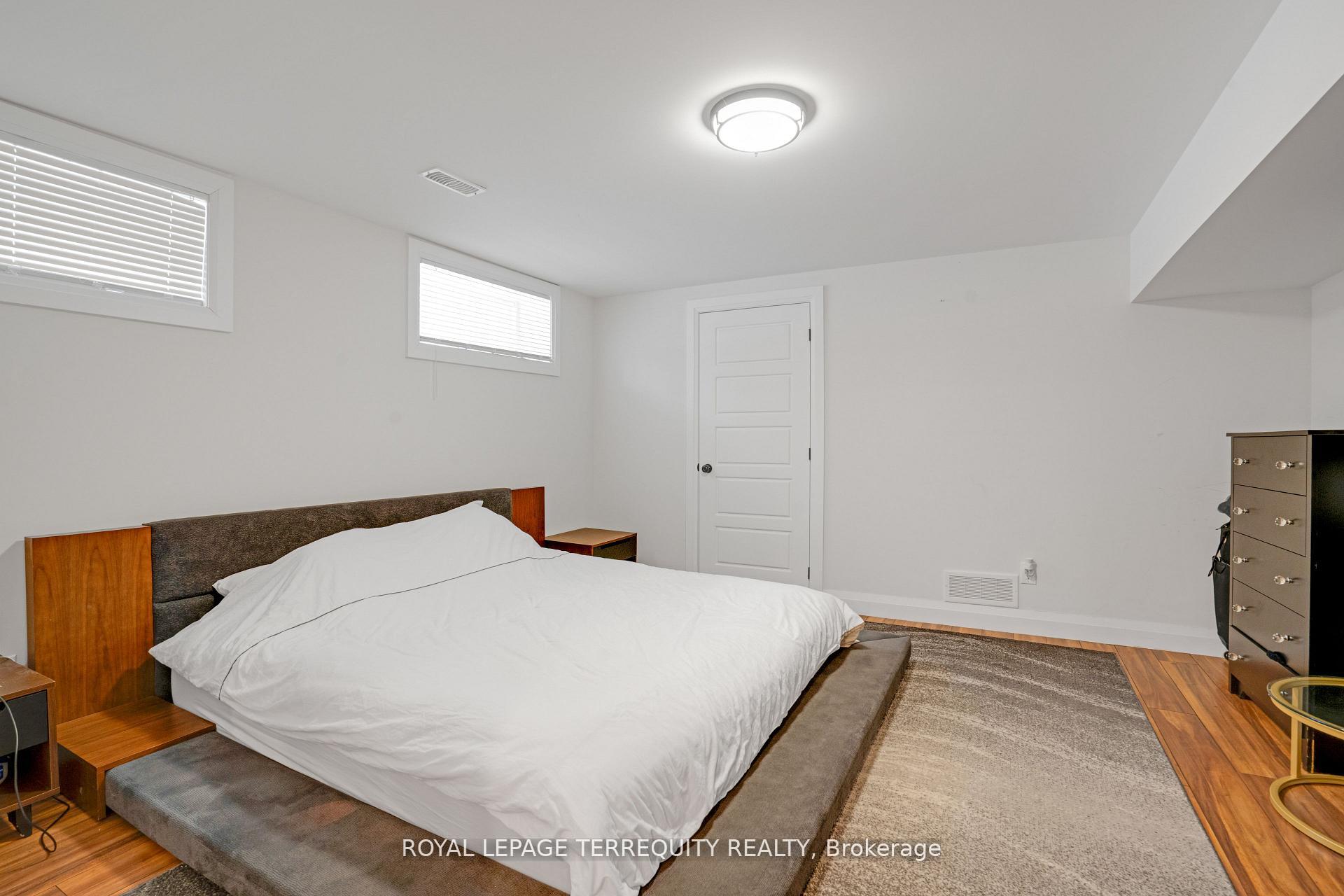 Photo 19 of 716 North Shore Boulevard E, Burlington, LaSalle — HOMEH