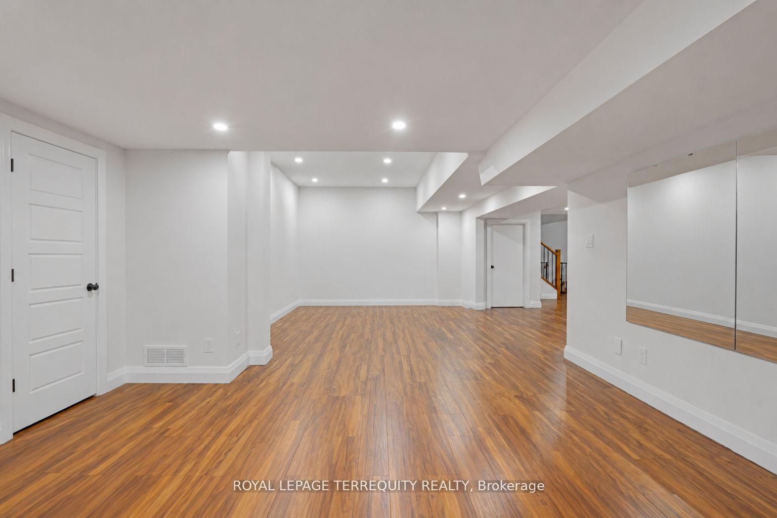 Photo 21 of 716 North Shore Boulevard E, Burlington, LaSalle — HOMEH