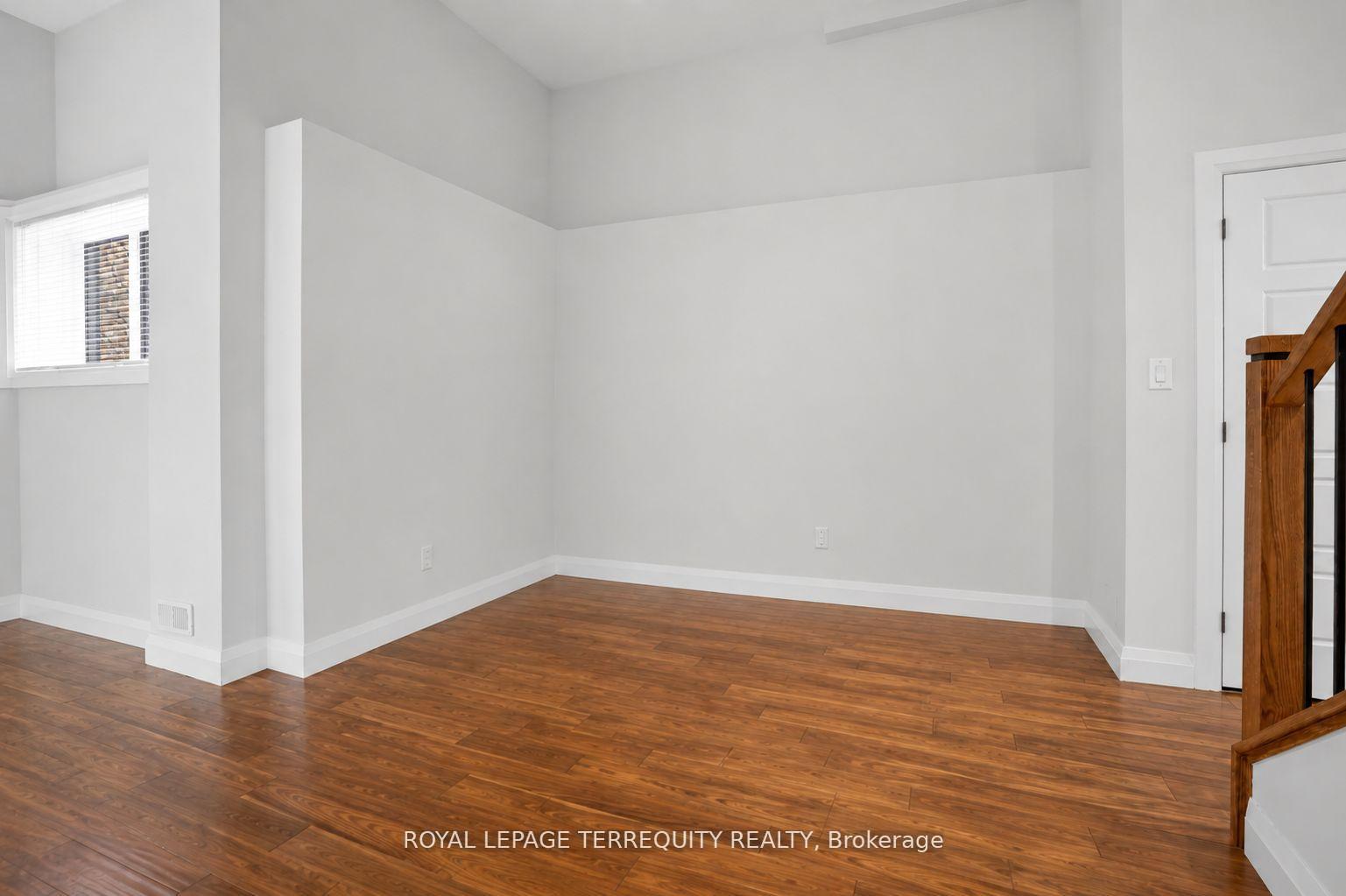 Photo 23 of 716 North Shore Boulevard E, Burlington, LaSalle — HOMEH