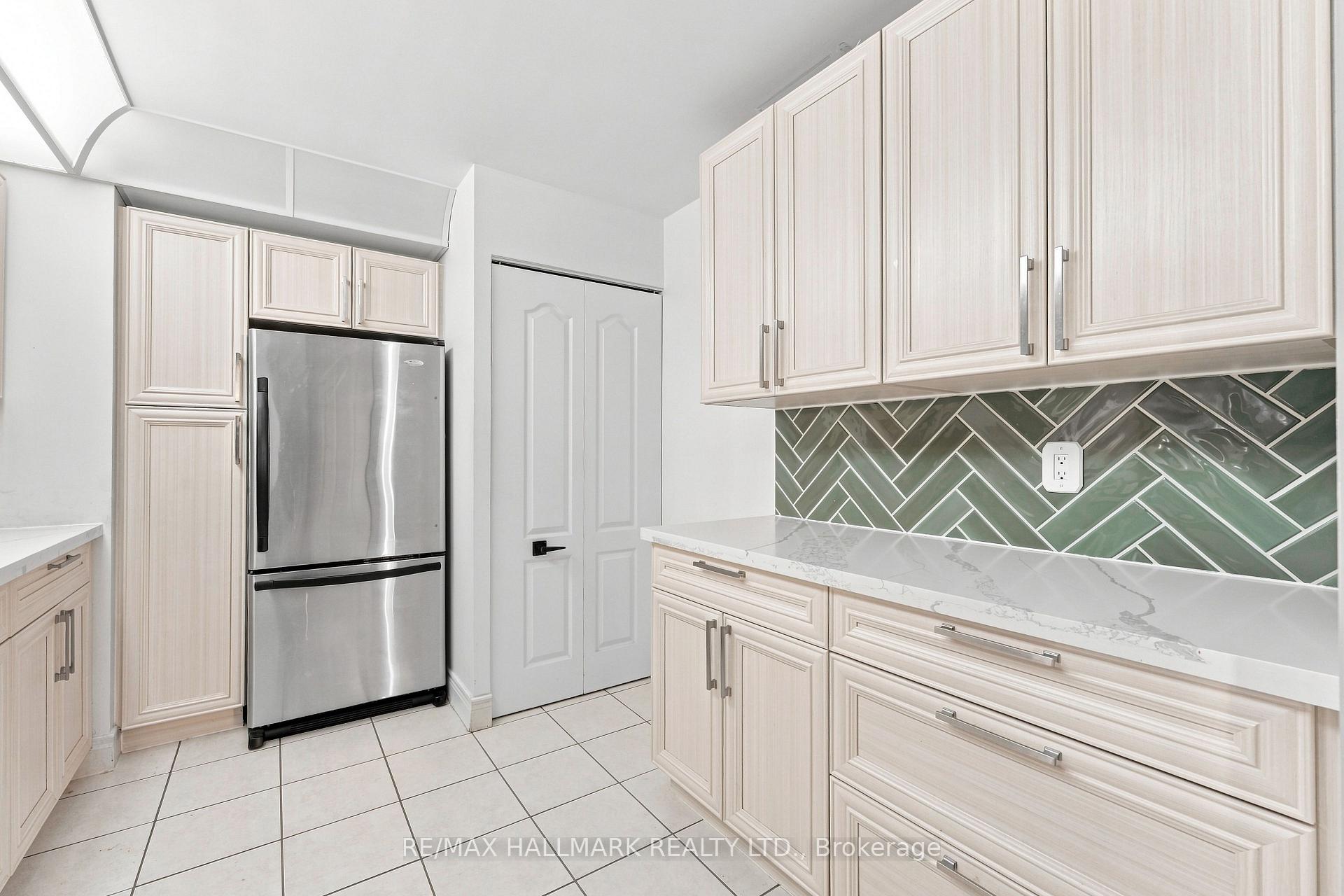 Photo 7 of Unit 617, 5418 Yonge Street, North York, Willowdale West — HOMEH