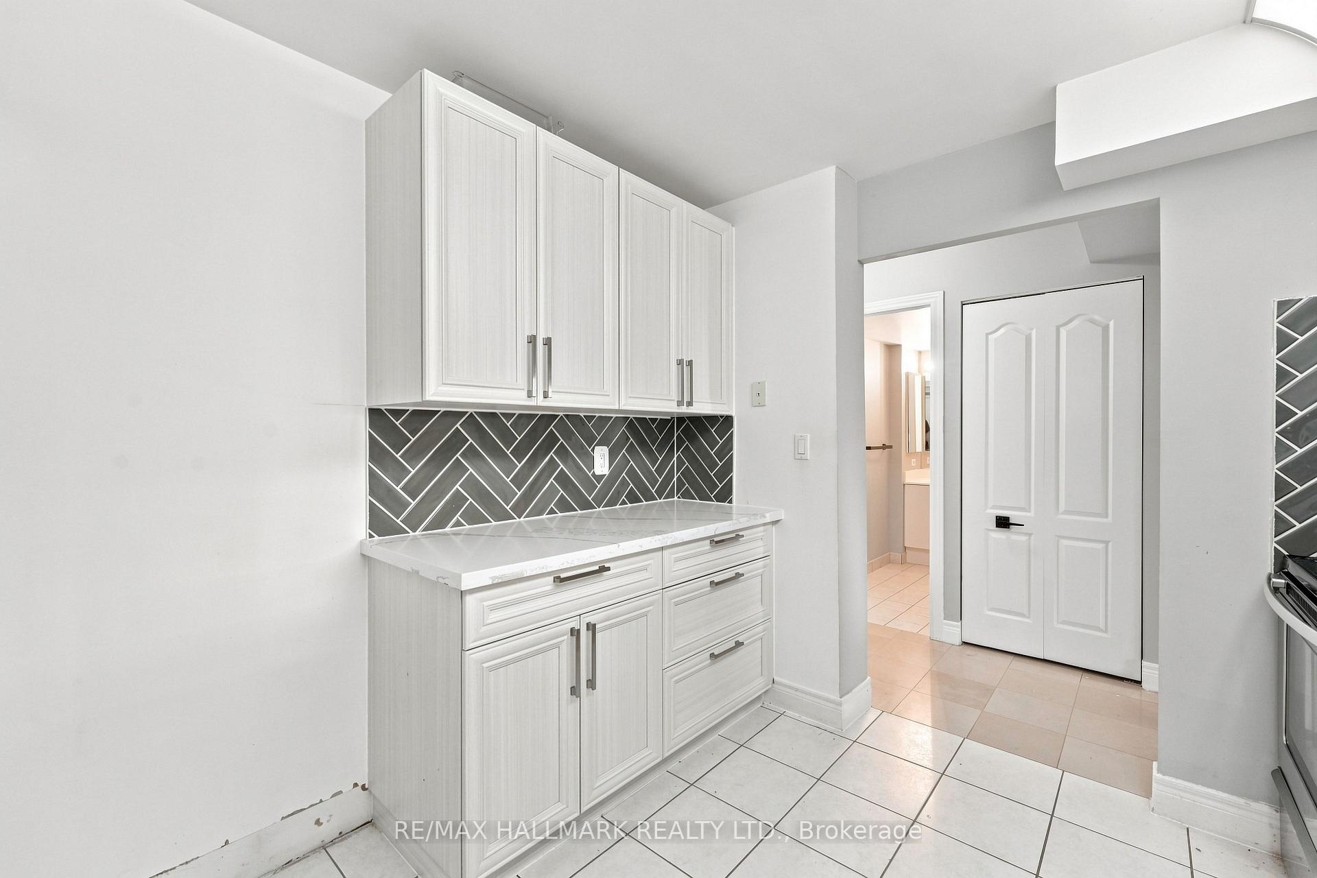 Photo 8 of Unit 617, 5418 Yonge Street, North York, Willowdale West — HOMEH