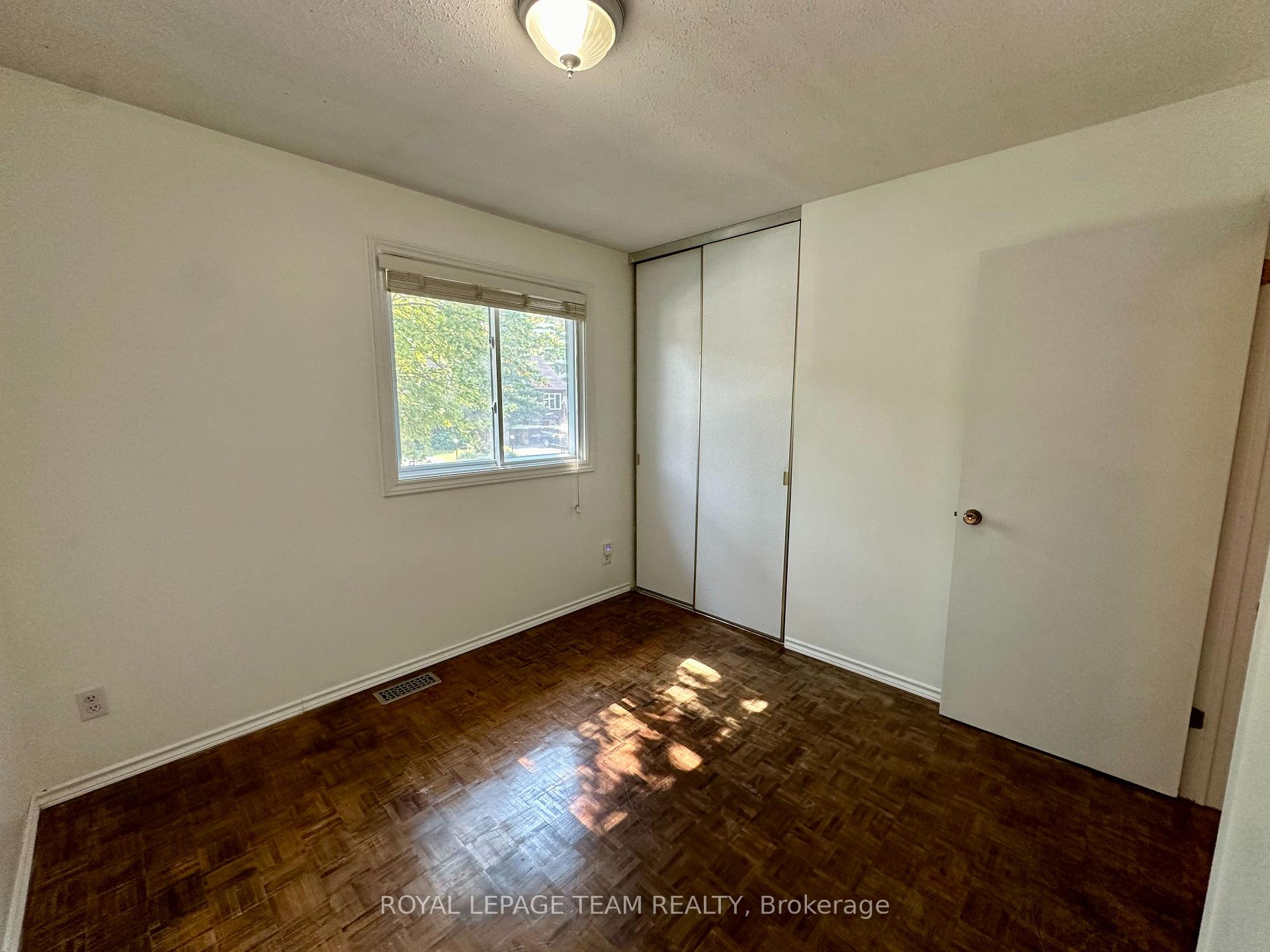 Photo 19 of 87 Glen Park Drive, Ottawa, Blackburn Hamlet (South) — HOMEH