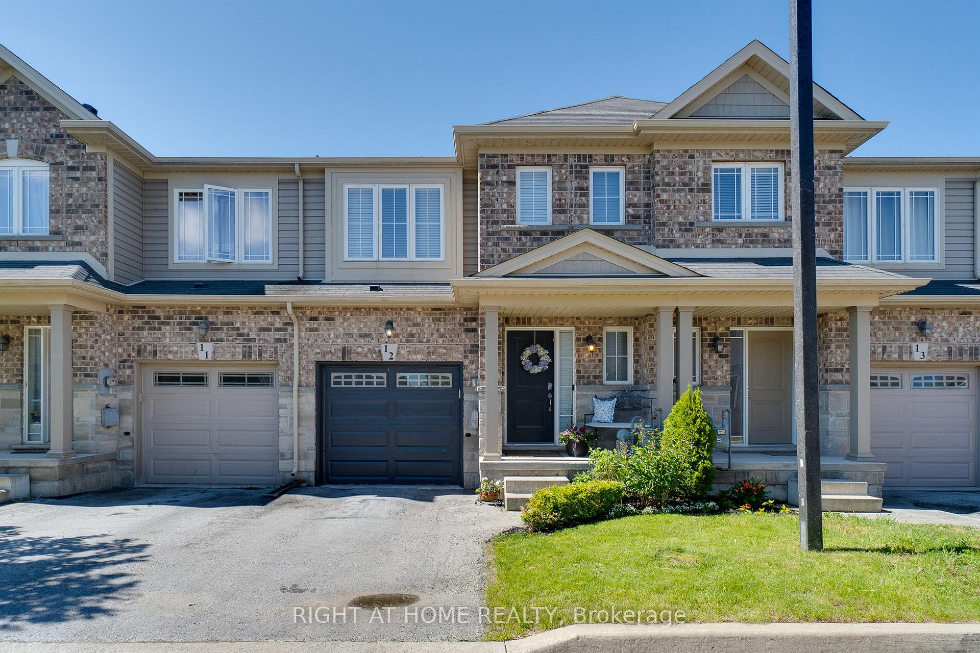 Photo 2 of Unit 12, 70 Highgate Drive, Hamilton, Stoney Creek Mountain — HOMEH