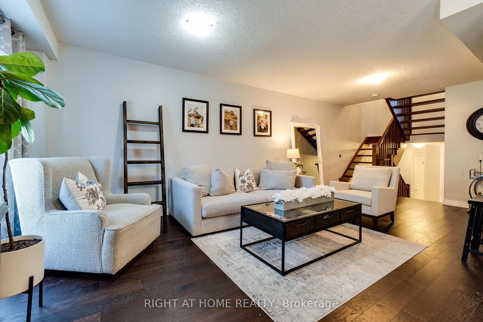 Photo 4 of Unit 12, 70 Highgate Drive, Hamilton, Stoney Creek Mountain — HOMEH