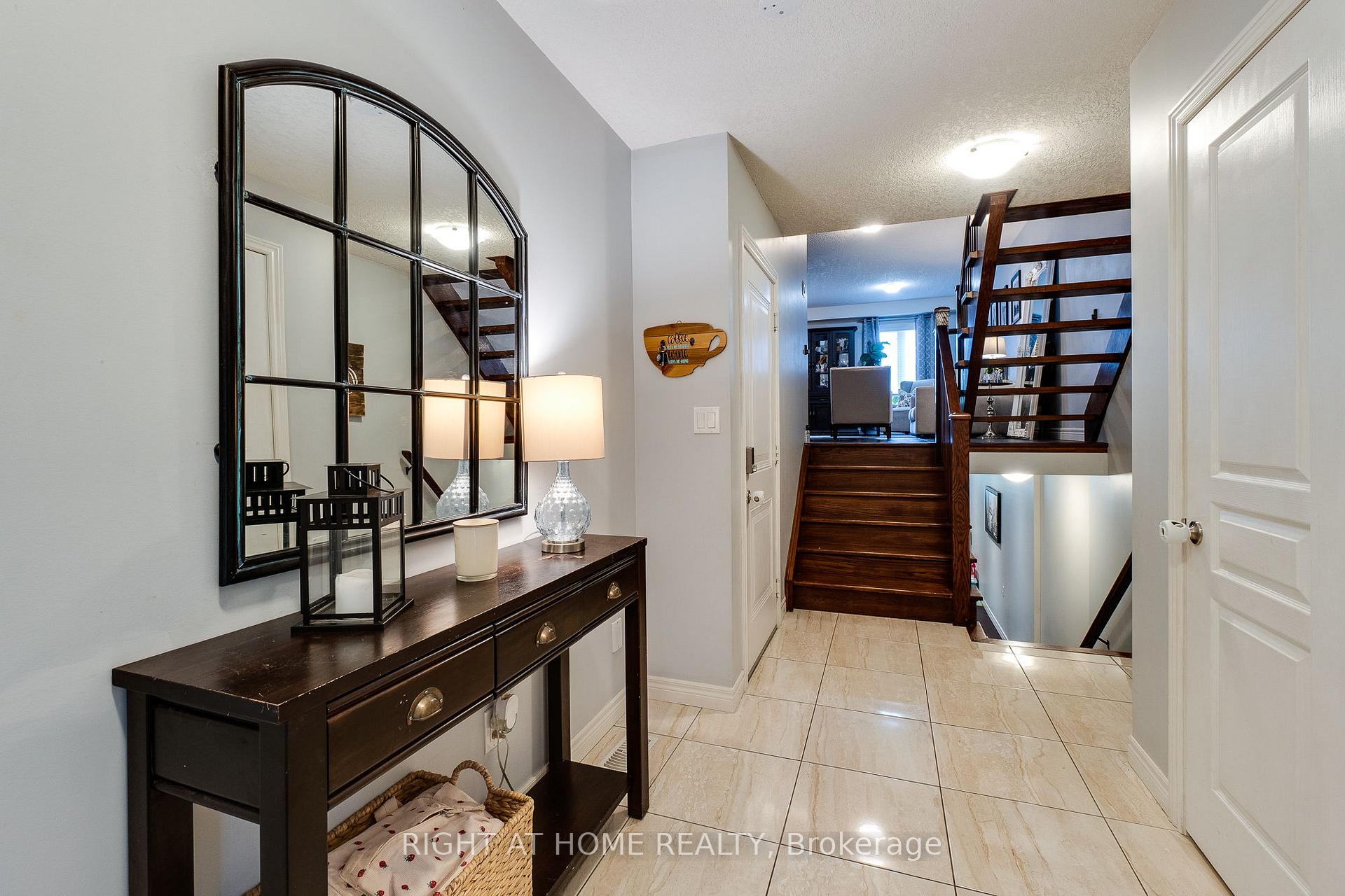 Photo 5 of Unit 12, 70 Highgate Drive, Hamilton, Stoney Creek Mountain — HOMEH