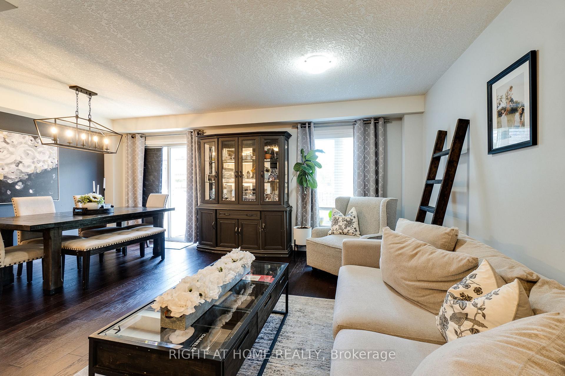 Photo 6 of Unit 12, 70 Highgate Drive, Hamilton, Stoney Creek Mountain — HOMEH