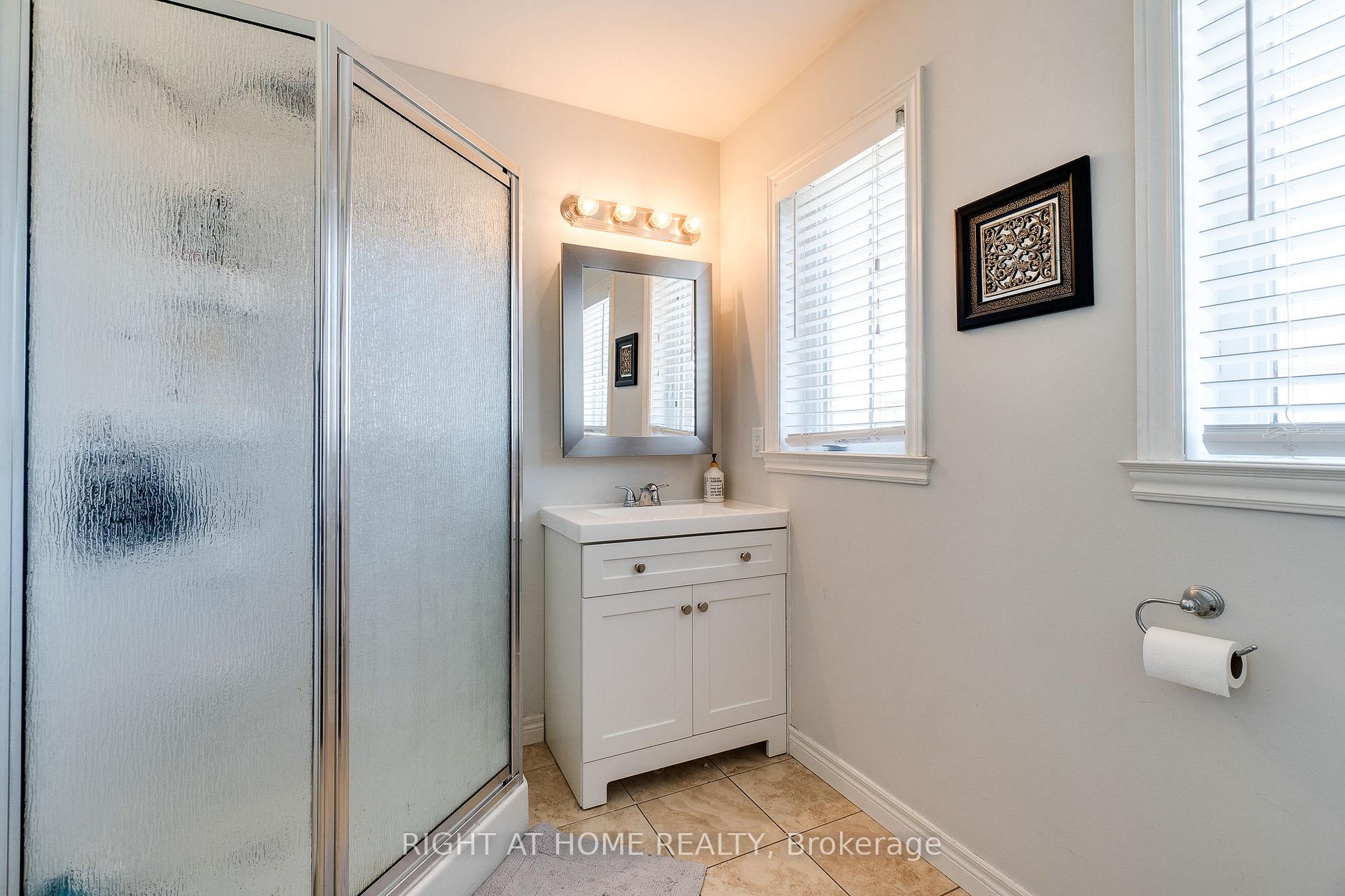 Photo 17 of Unit 12, 70 Highgate Drive, Hamilton, Stoney Creek Mountain — HOMEH
