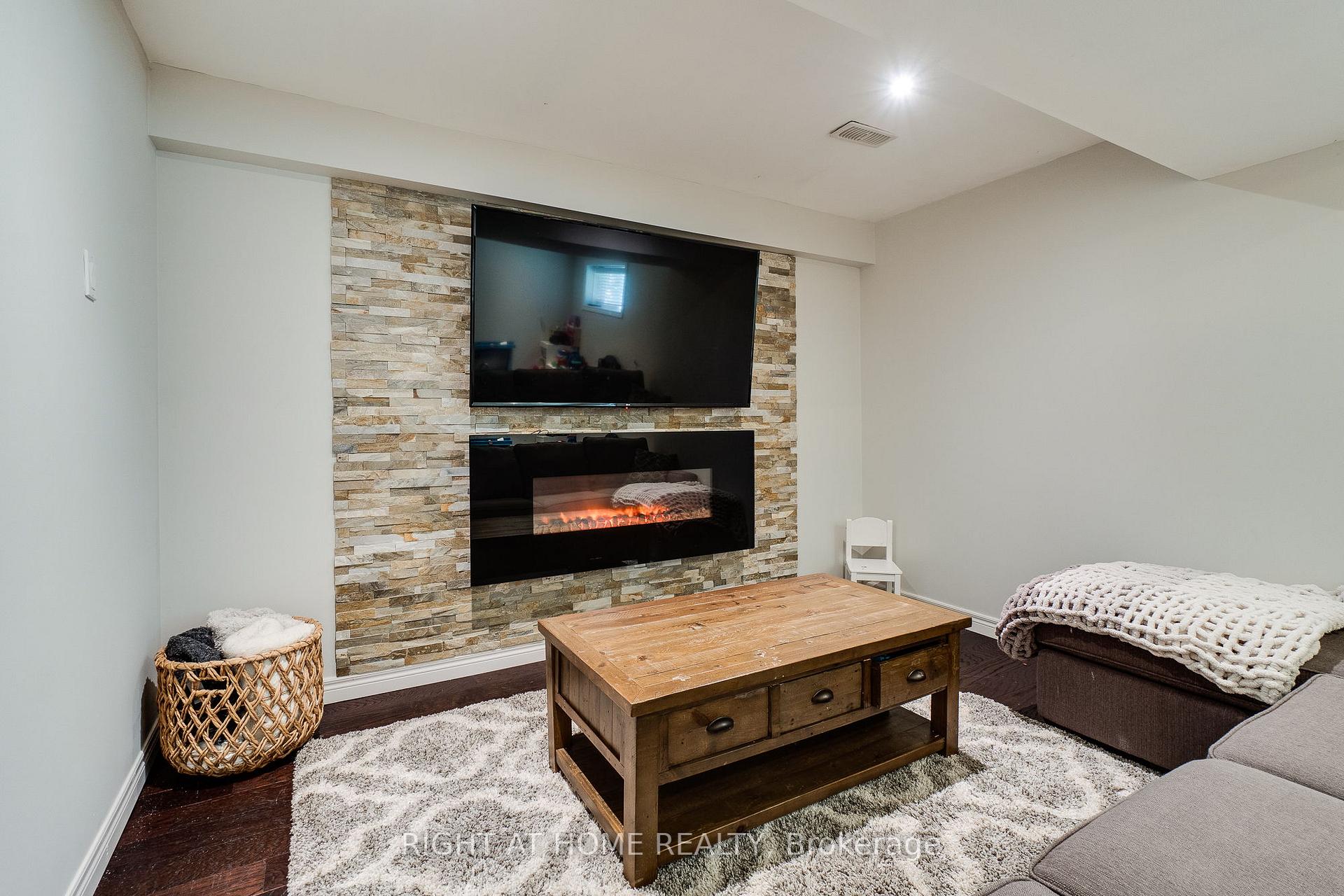 Photo 27 of Unit 12, 70 Highgate Drive, Hamilton, Stoney Creek Mountain — HOMEH