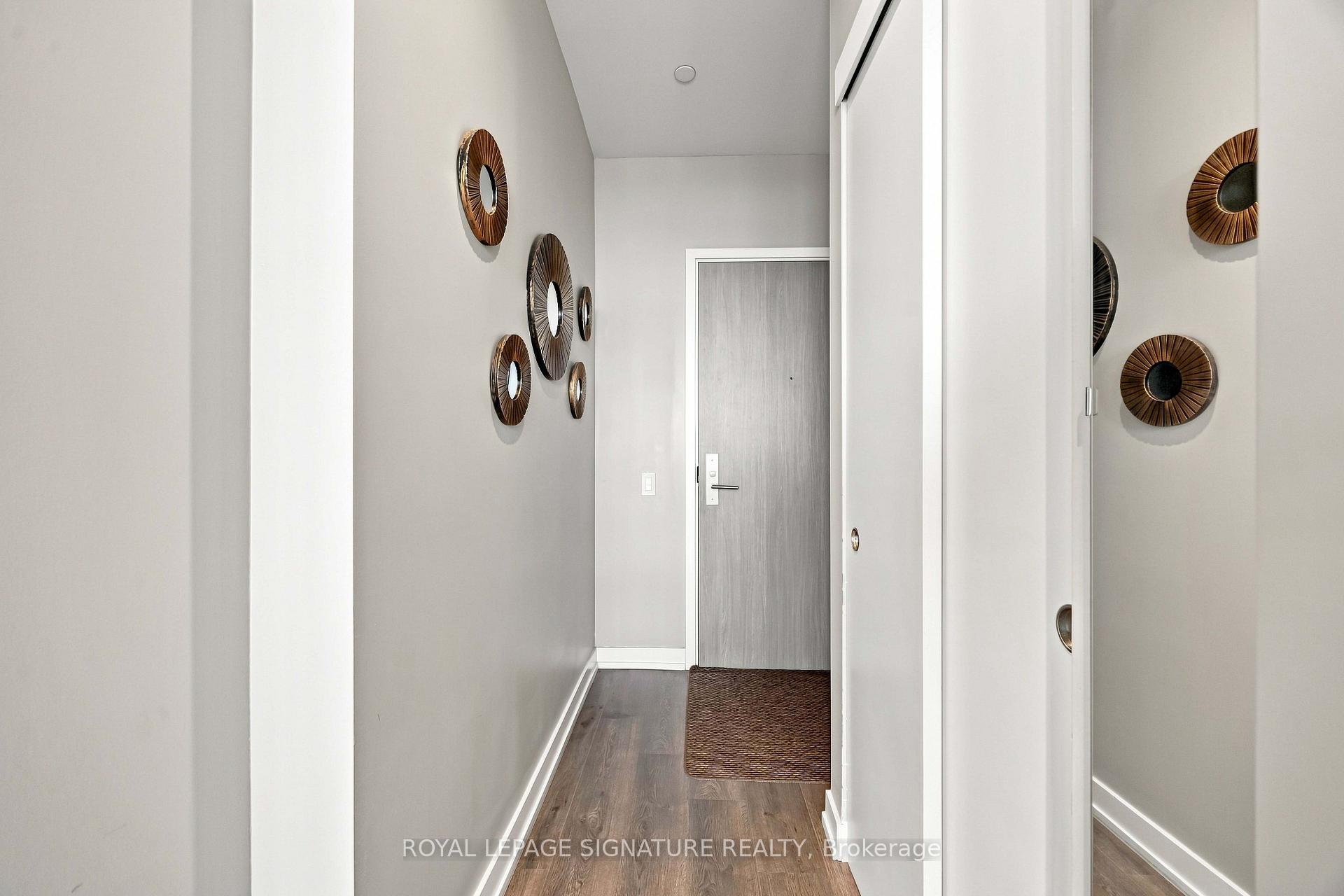 Photo 4 of Unit 4305, 161 Roehampton Avenue, Toronto, Mount Pleasant West — HOMEH