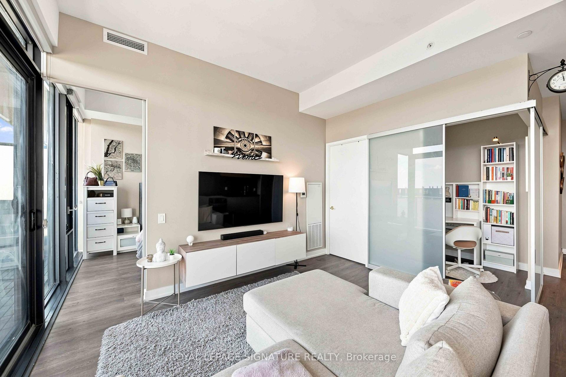 Photo 6 of Unit 4305, 161 Roehampton Avenue, Toronto, Mount Pleasant West — HOMEH