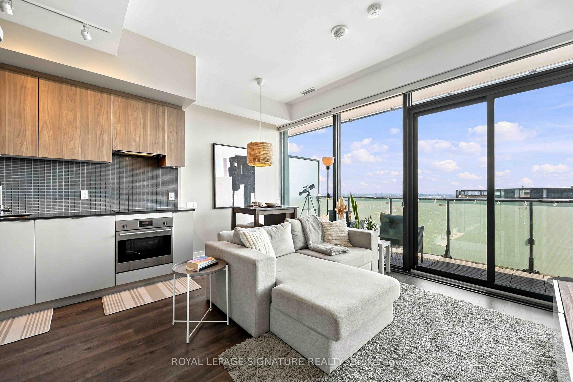 Photo 9 of Unit 4305, 161 Roehampton Avenue, Toronto, Mount Pleasant West — HOMEH
