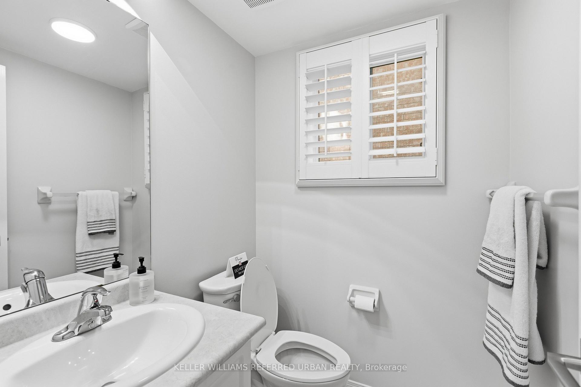 Photo 6 of 129 Dolce Crescent, Vaughan, Vellore Village — HOMEH