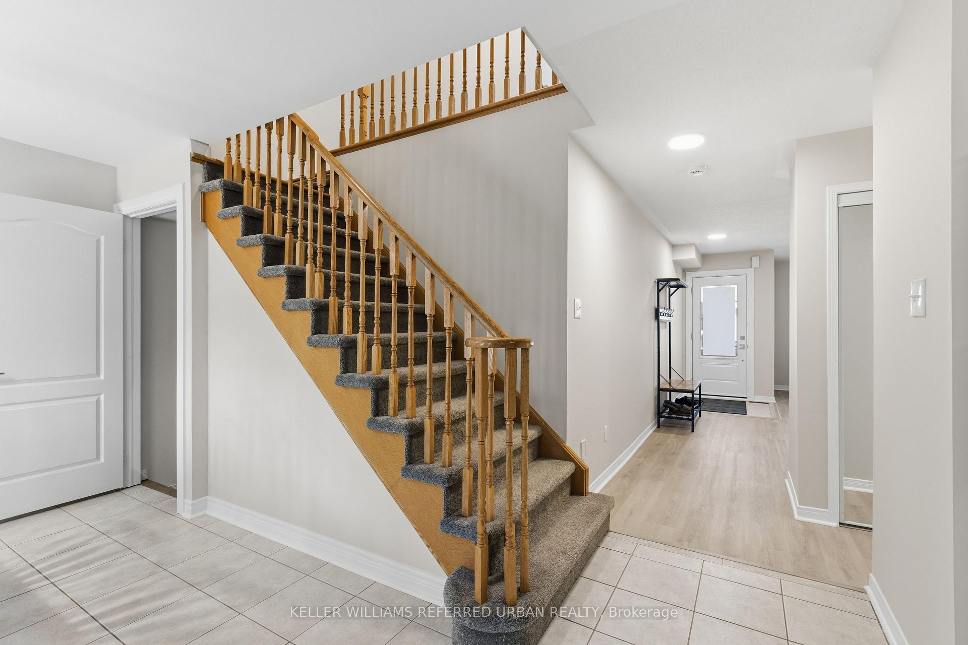 Photo 7 of 129 Dolce Crescent, Vaughan, Vellore Village — HOMEH