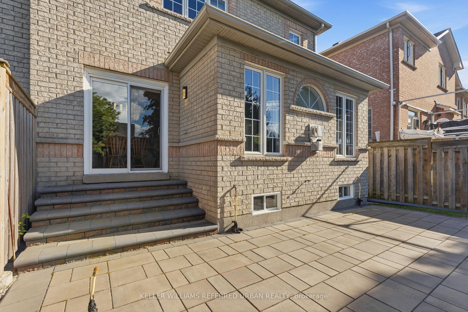 Photo 13 of 129 Dolce Crescent, Vaughan, Vellore Village — HOMEH