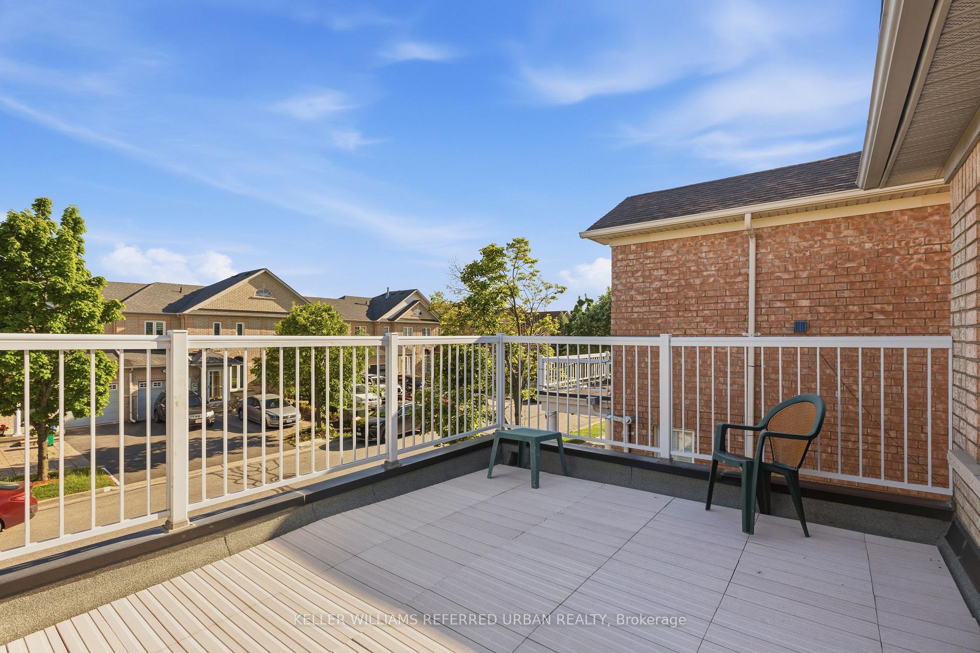 Photo 18 of 129 Dolce Crescent, Vaughan, Vellore Village — HOMEH