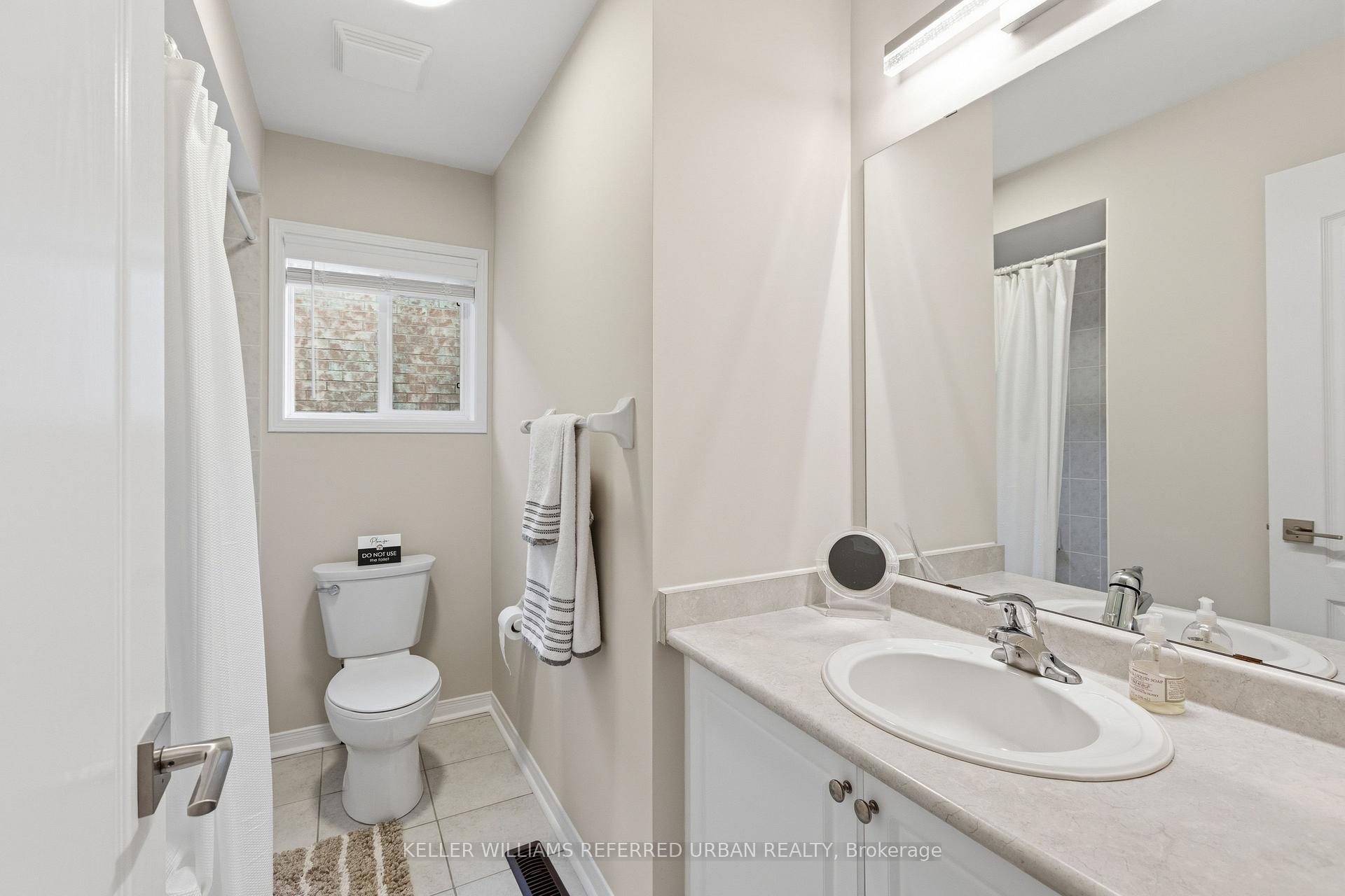Photo 21 of 129 Dolce Crescent, Vaughan, Vellore Village — HOMEH