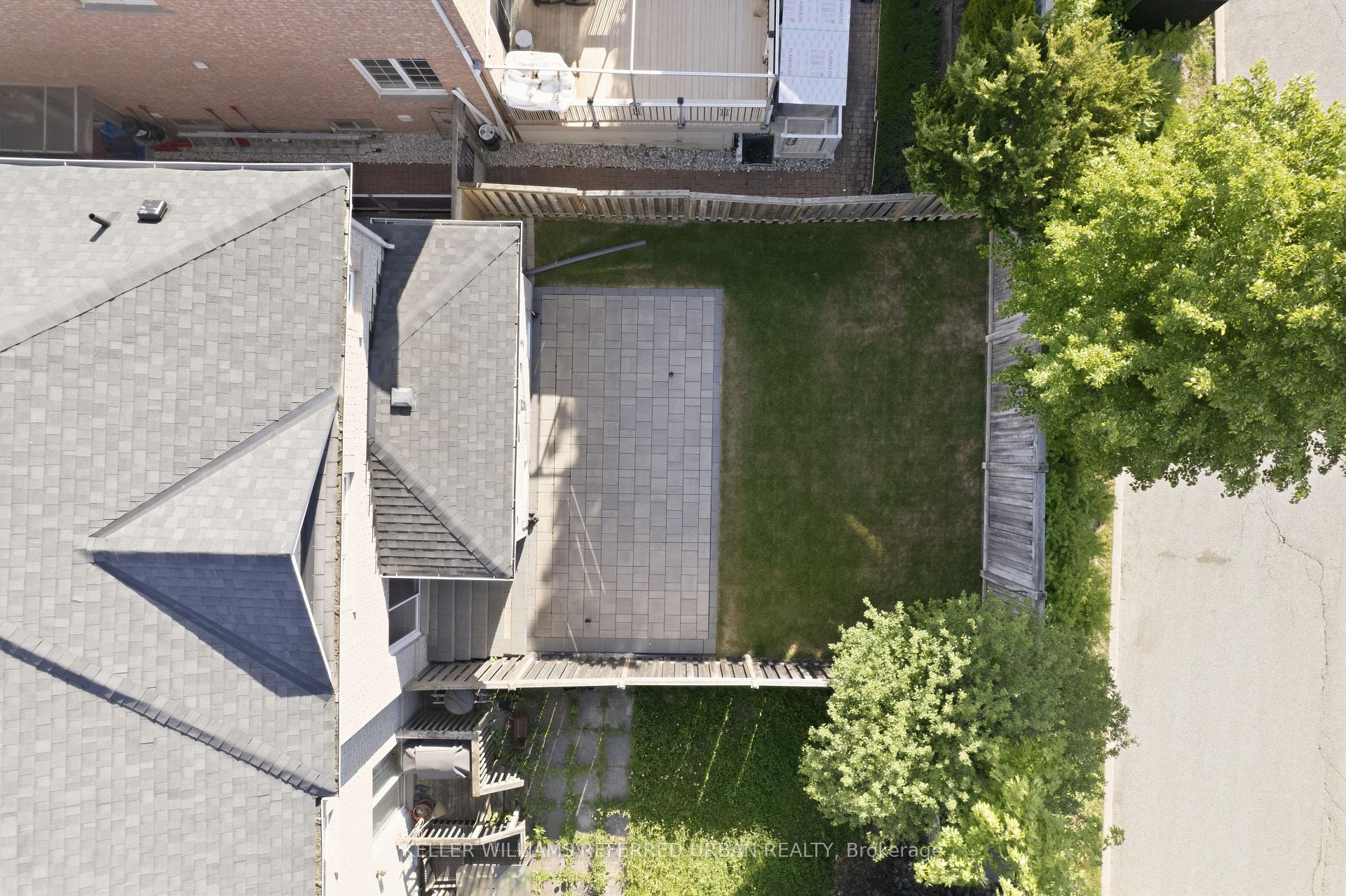 Photo 26 of 129 Dolce Crescent, Vaughan, Vellore Village — HOMEH