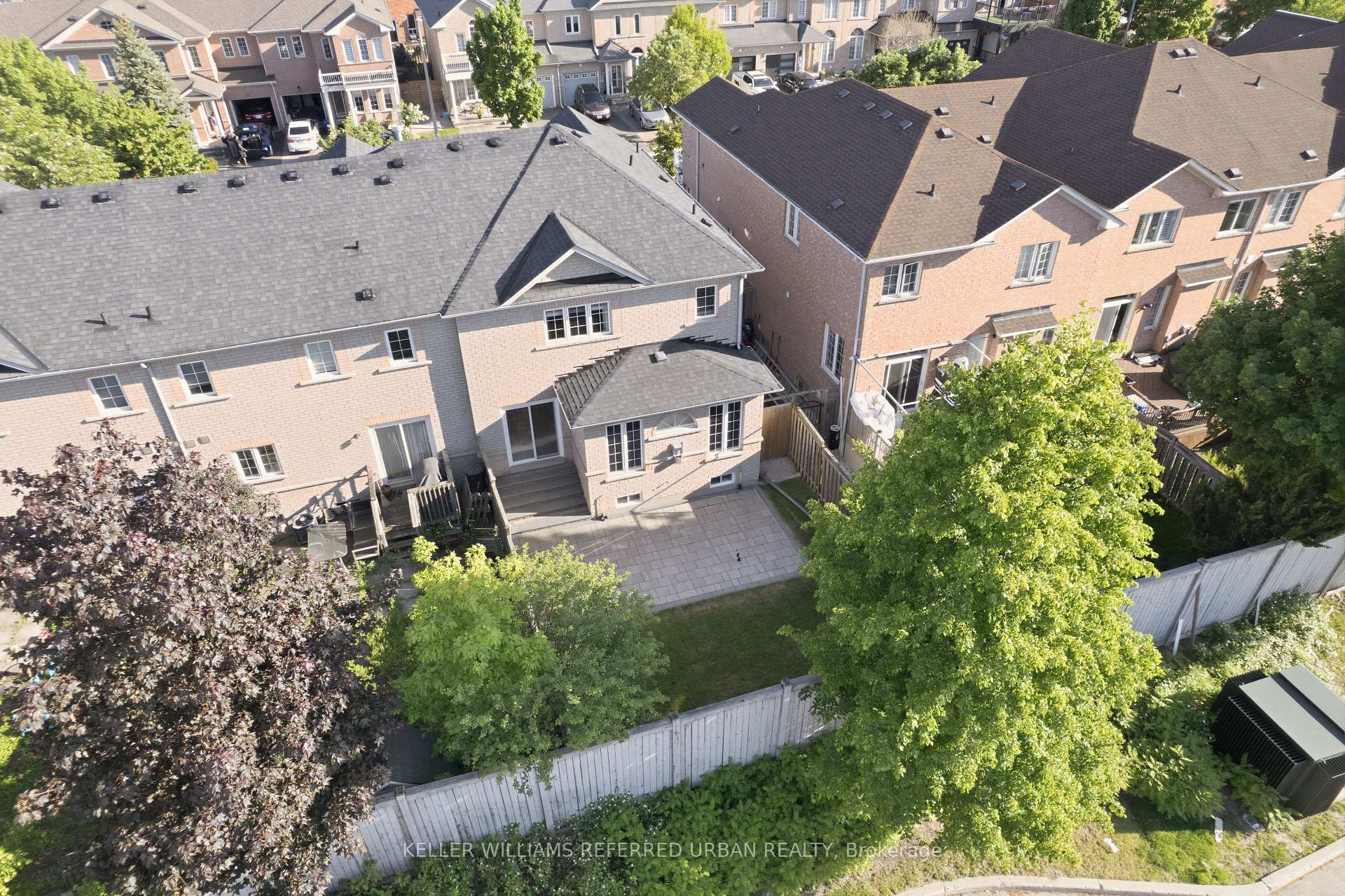 Photo 27 of 129 Dolce Crescent, Vaughan, Vellore Village — HOMEH