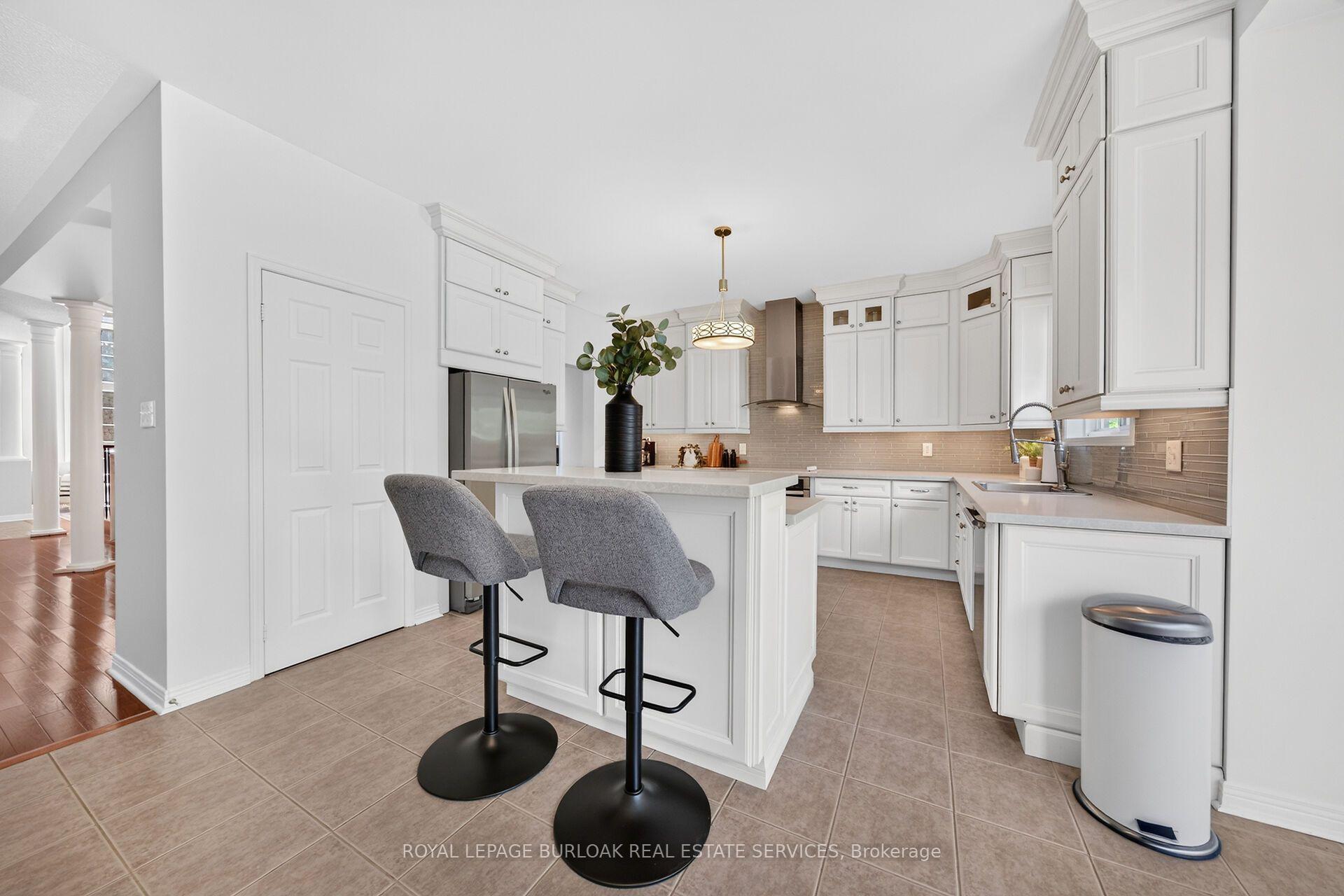 Photo 12 of 2203 Turnberry Road, Burlington, Rose — HOMEH