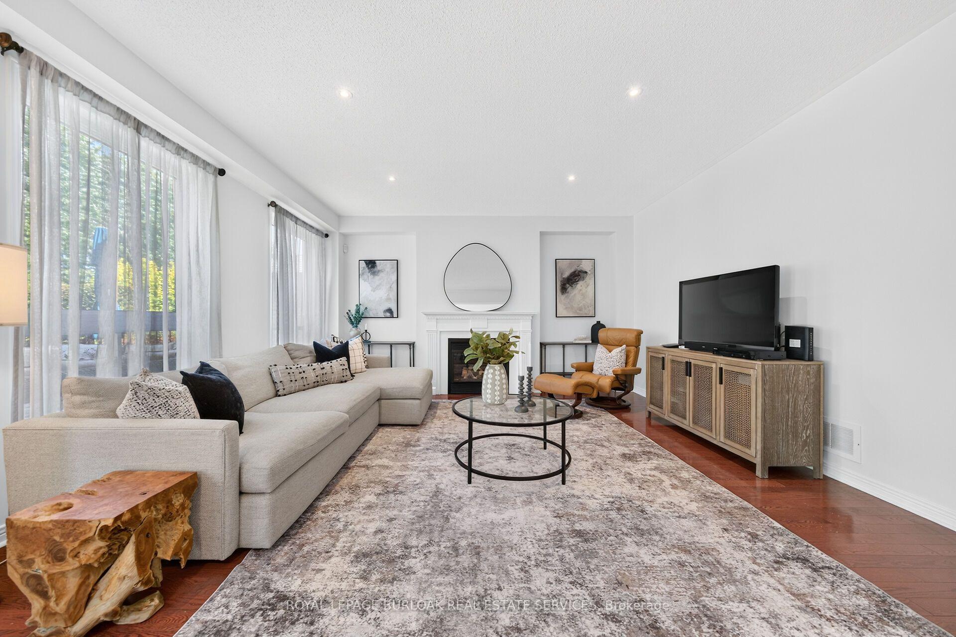 Photo 17 of 2203 Turnberry Road, Burlington, Rose — HOMEH