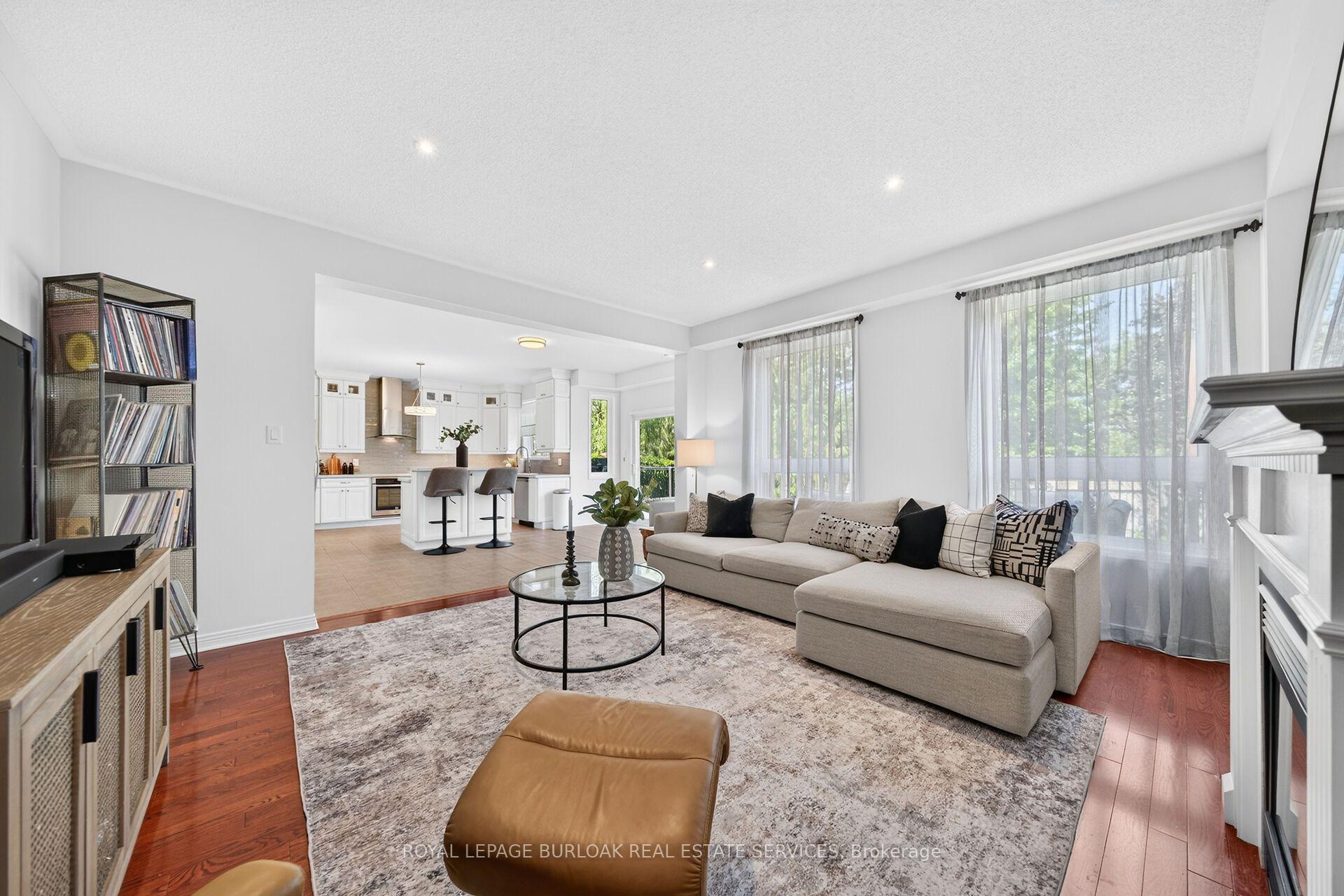 Photo 18 of 2203 Turnberry Road, Burlington, Rose — HOMEH