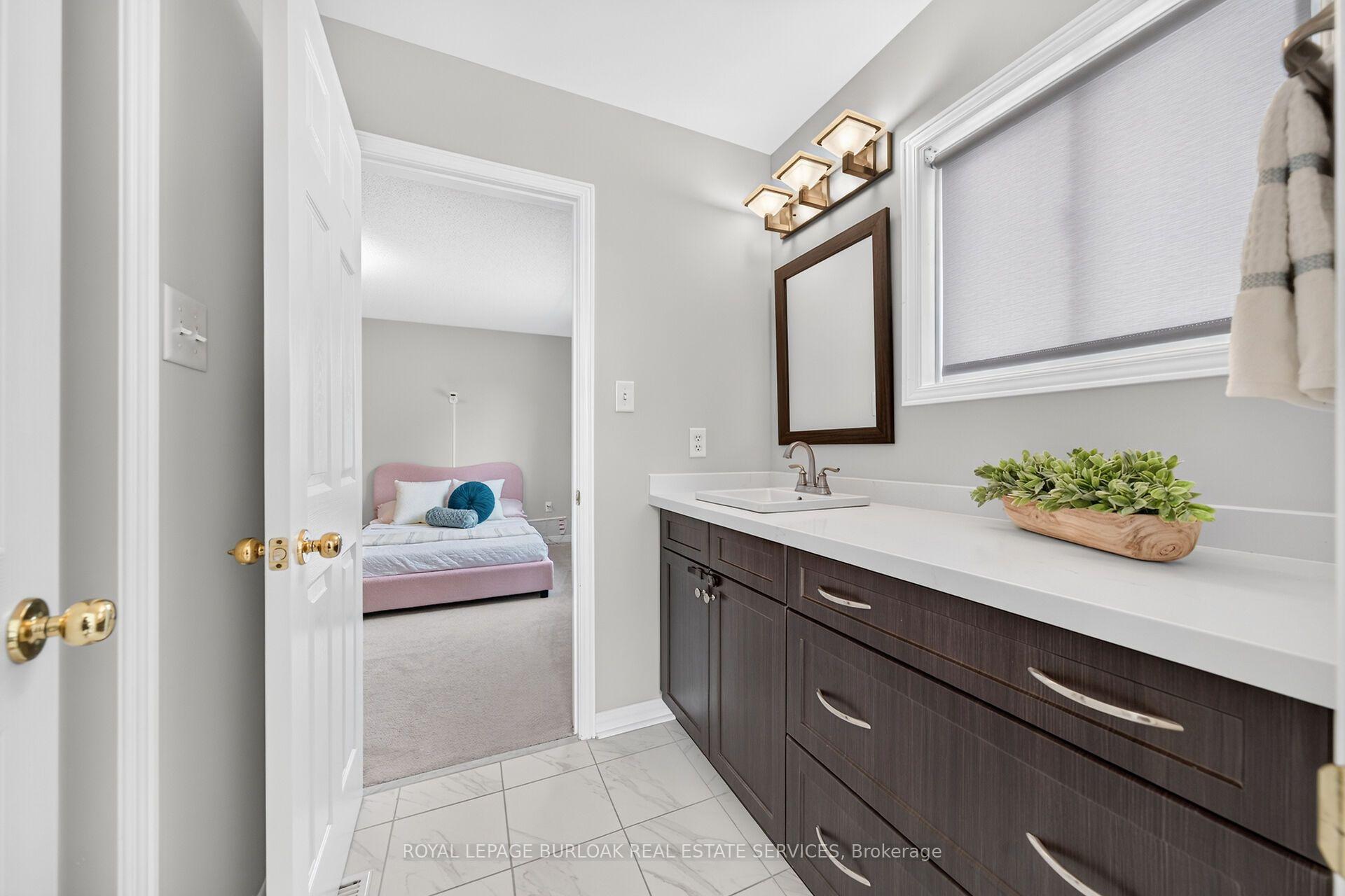 Photo 23 of 2203 Turnberry Road, Burlington, Rose — HOMEH