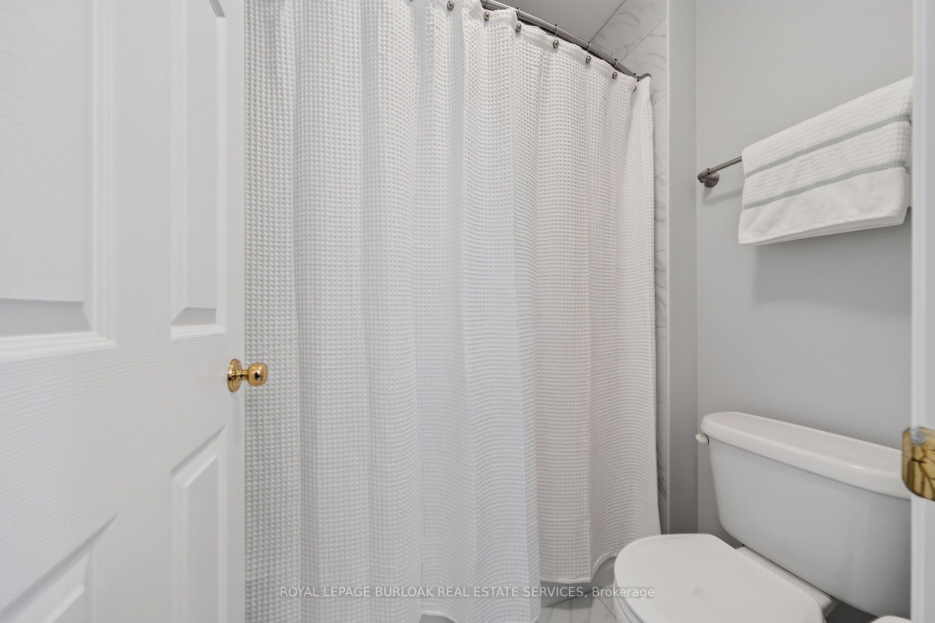 Photo 25 of 2203 Turnberry Road, Burlington, Rose — HOMEH