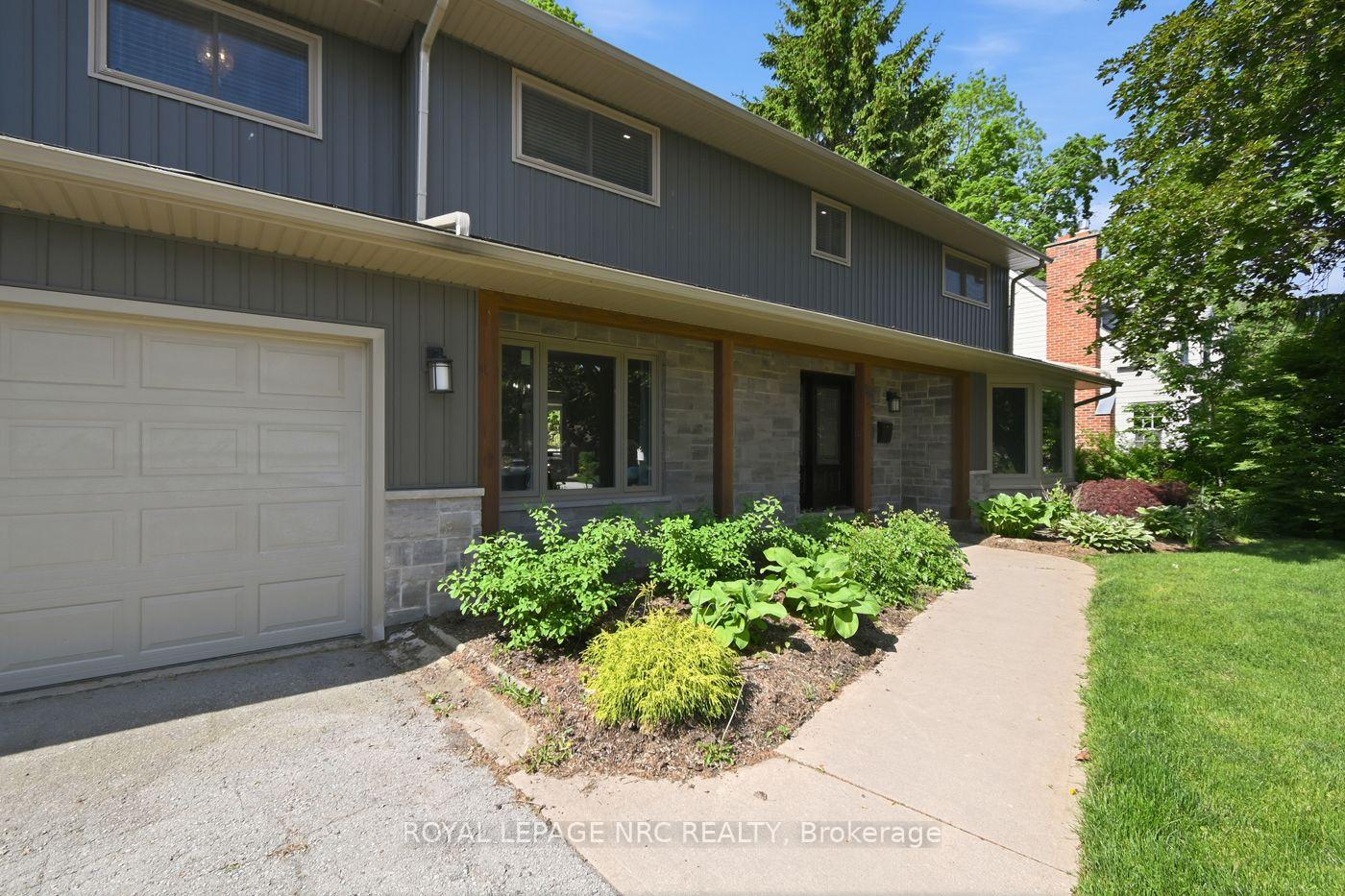 Photo 2 of 94 Dorchester Drive, Grimsby, Grimsby East — HOMEH