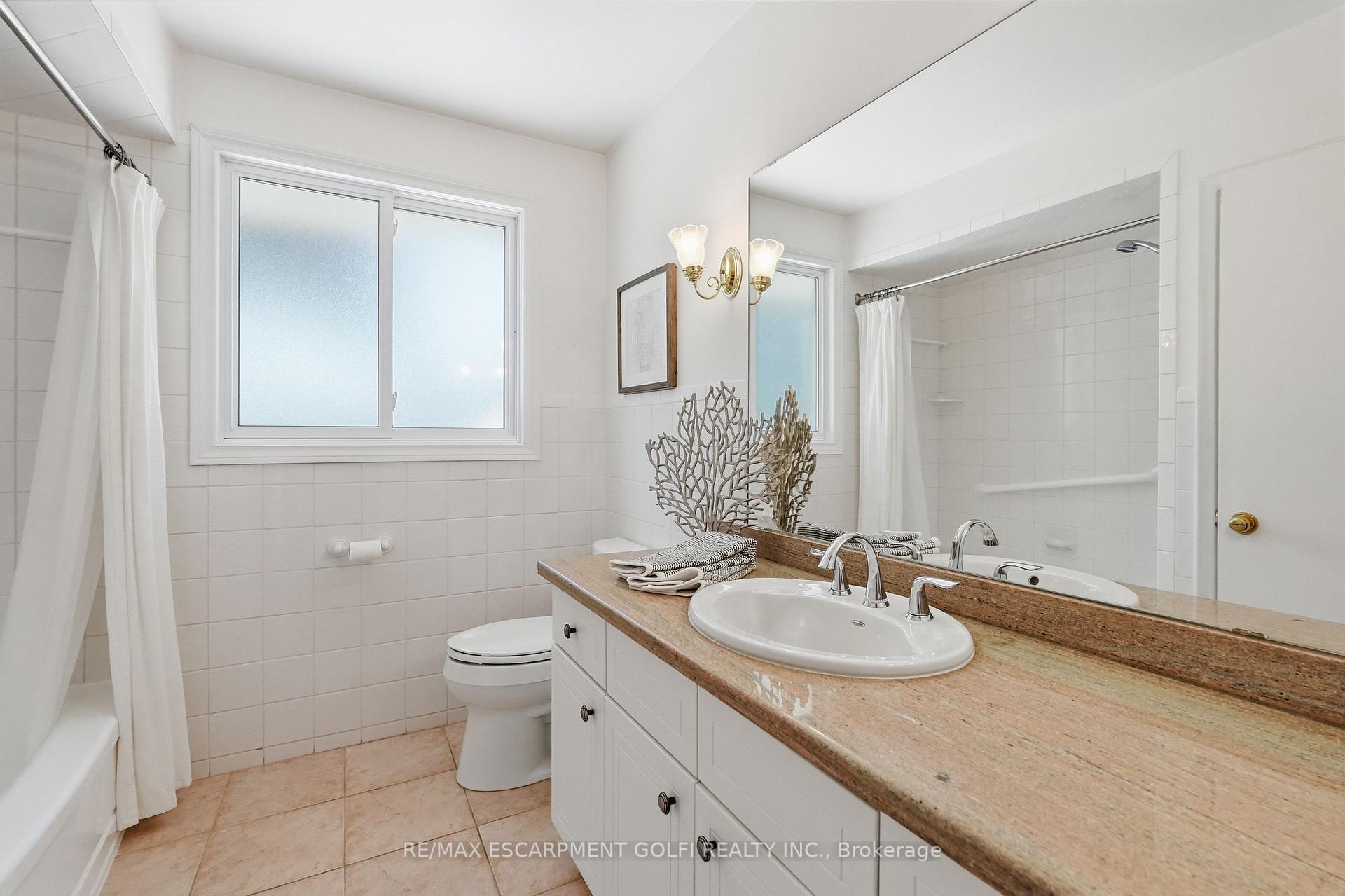 Photo 43 of 7 Braemar Place, Hamilton, Mohawk — HOMEH