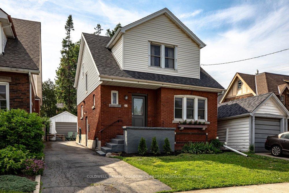 Photo 3 of 66 Edgemont Street S, Hamilton, Delta — HOMEH