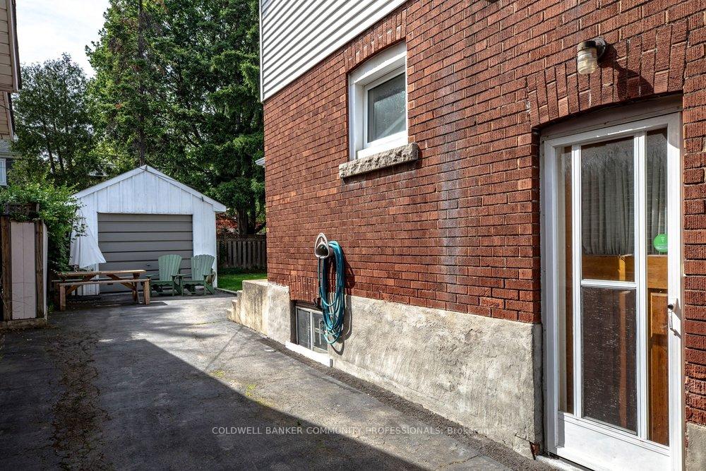 Photo 43 of 66 Edgemont Street S, Hamilton, Delta — HOMEH