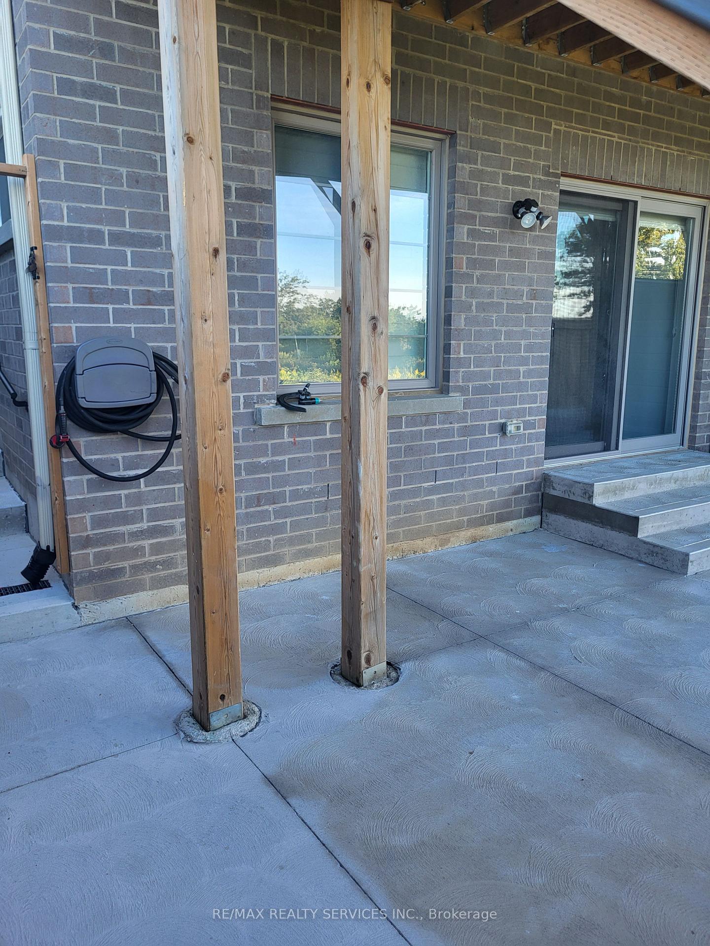 Photo 3 of 116 Brushwood Drive, Brampton, Bram West — HOMEH