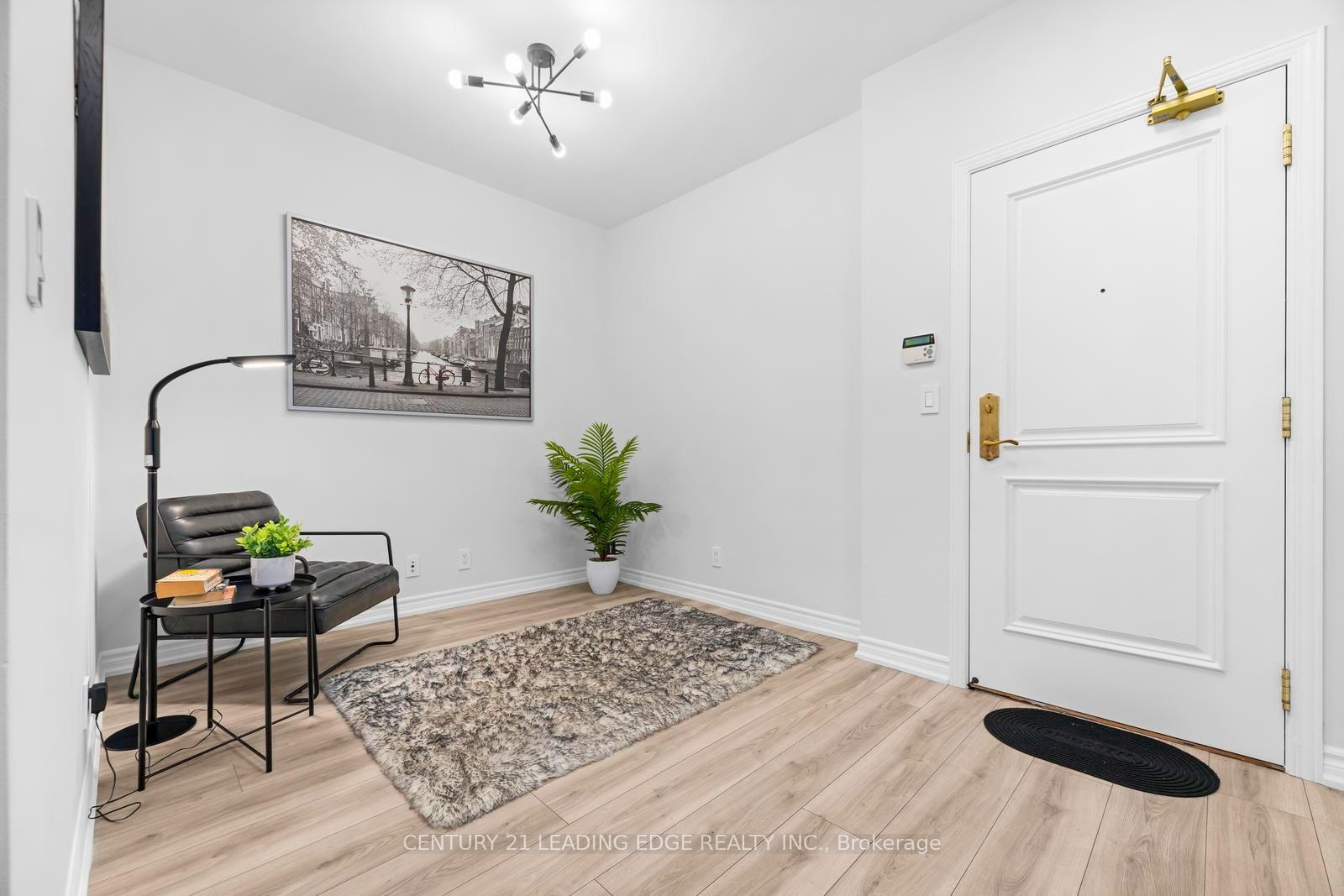 Photo 4 of Unit 911, 9225 Jane Street, Vaughan, Maple — HOMEH