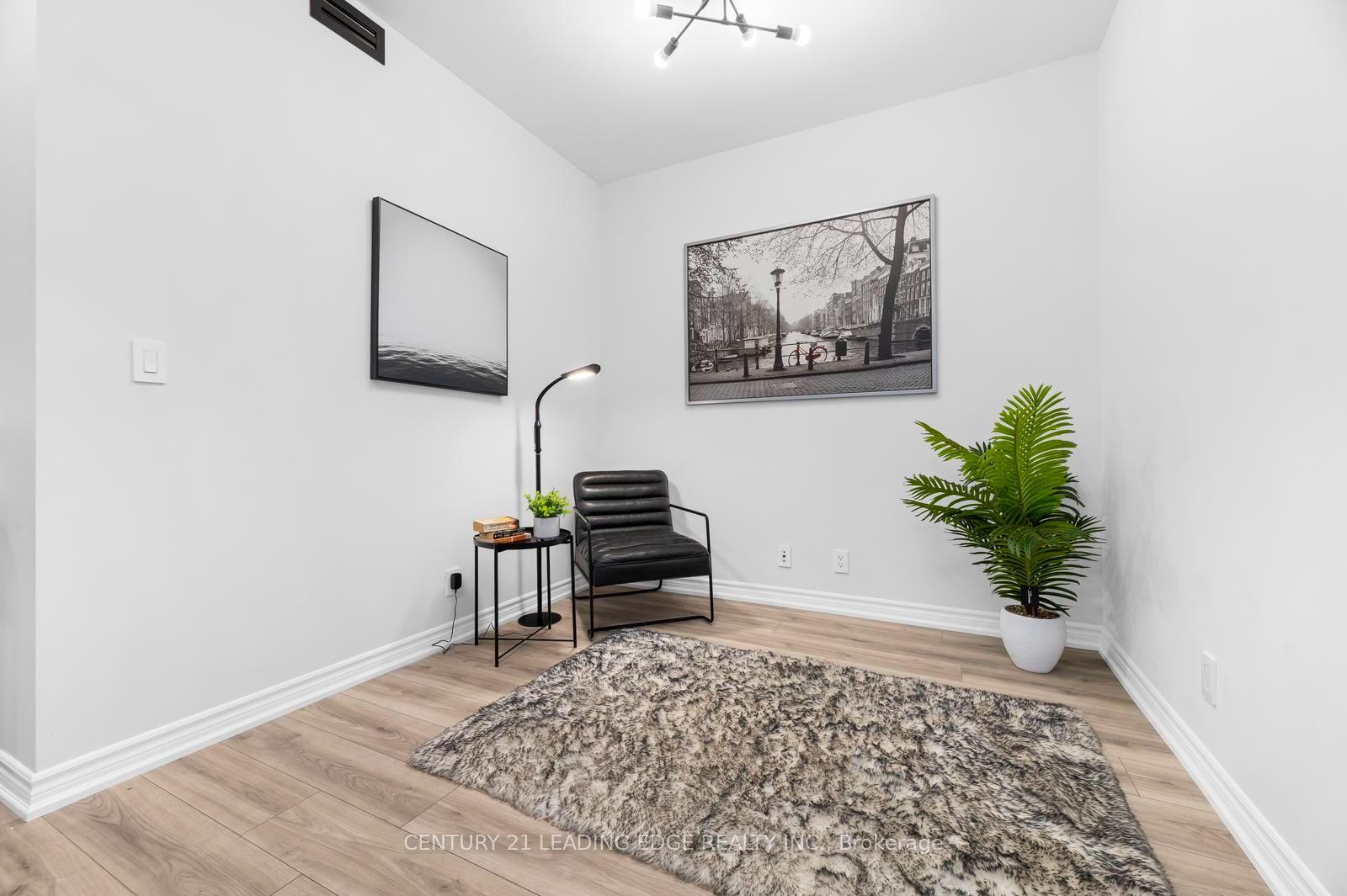 Photo 5 of Unit 911, 9225 Jane Street, Vaughan, Maple — HOMEH