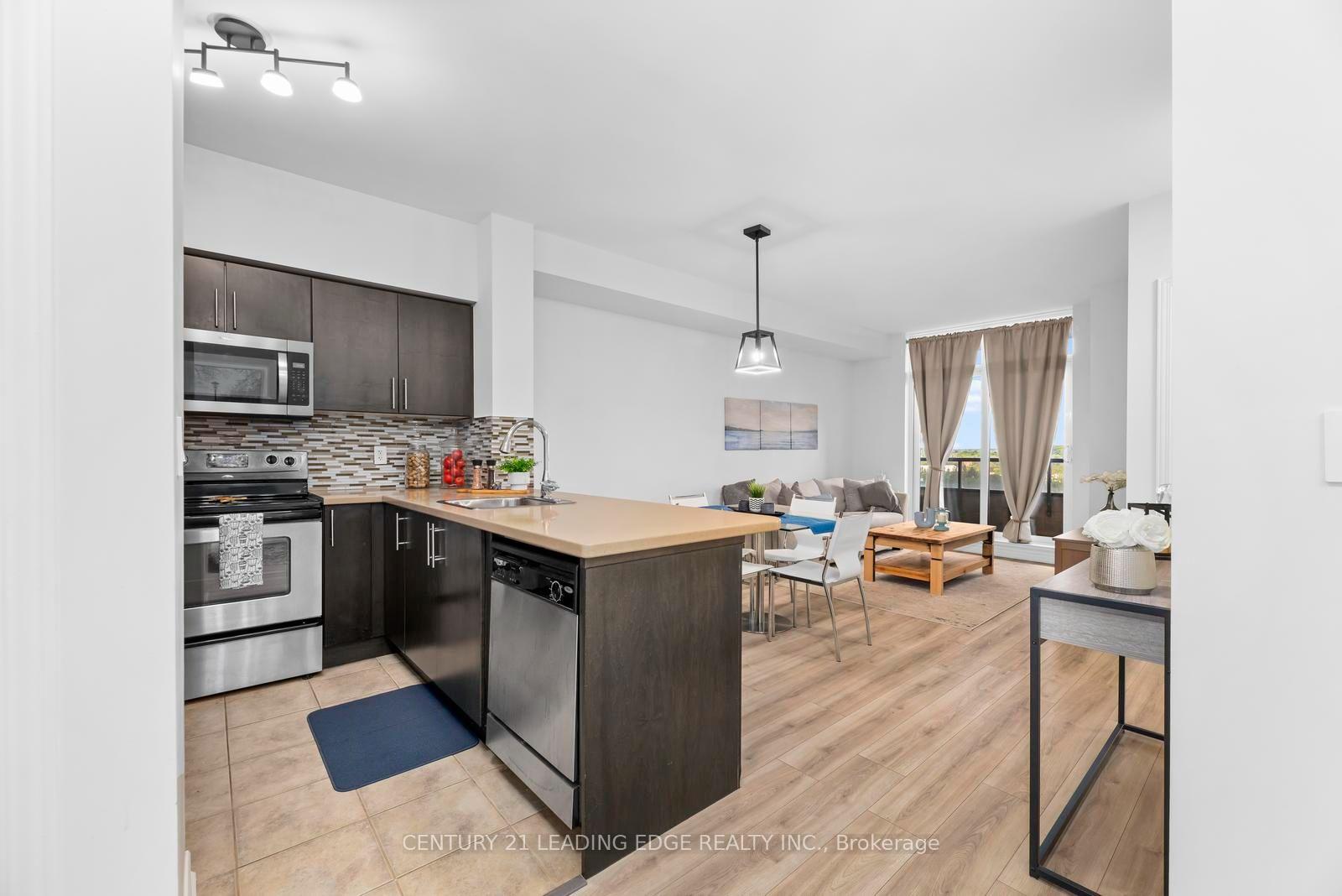 Photo 8 of Unit 911, 9225 Jane Street, Vaughan, Maple — HOMEH