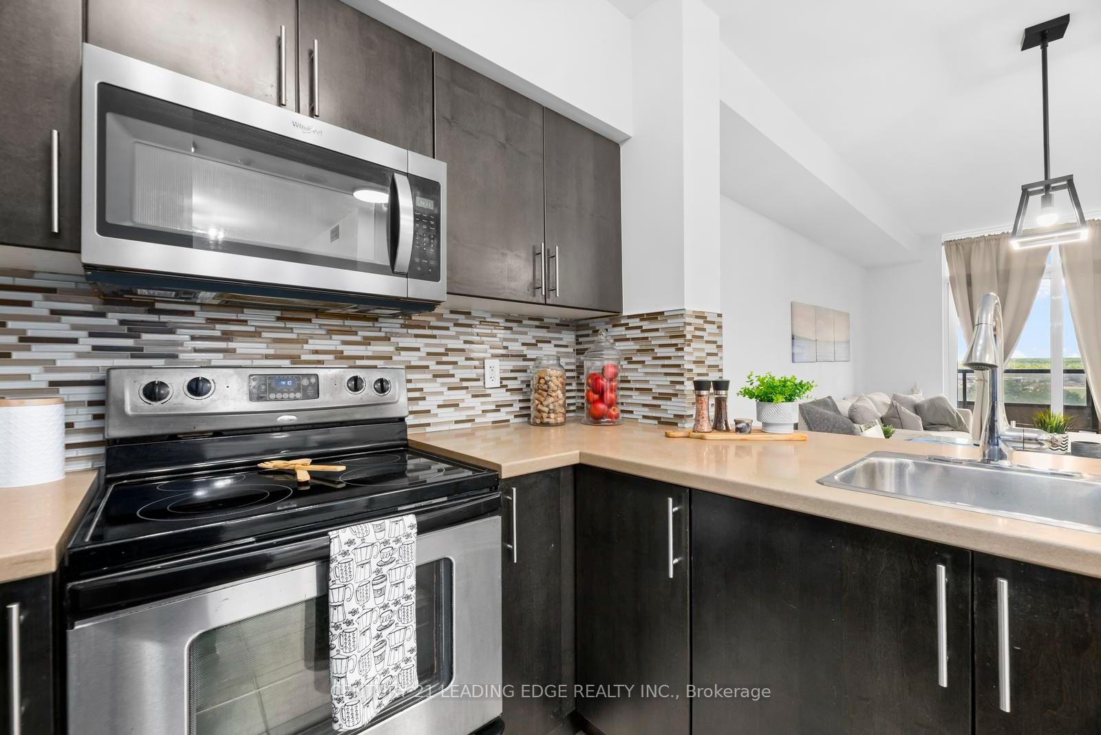 Photo 11 of Unit 911, 9225 Jane Street, Vaughan, Maple — HOMEH