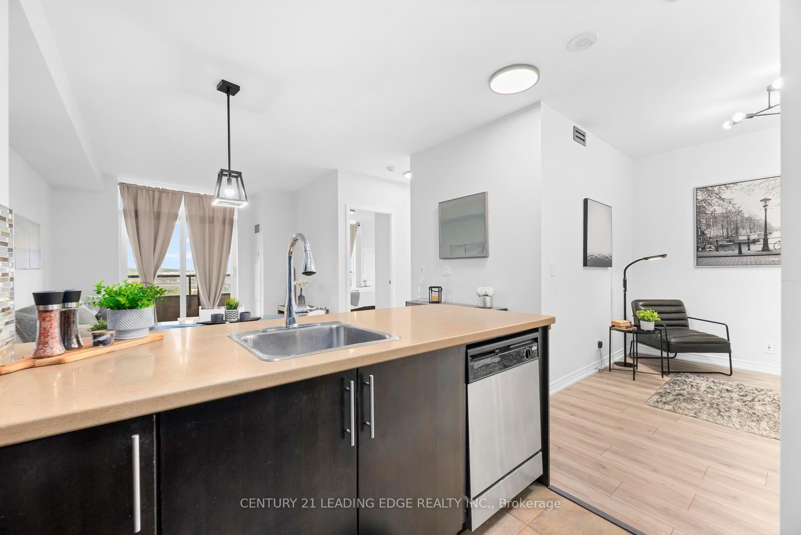 Photo 12 of Unit 911, 9225 Jane Street, Vaughan, Maple — HOMEH