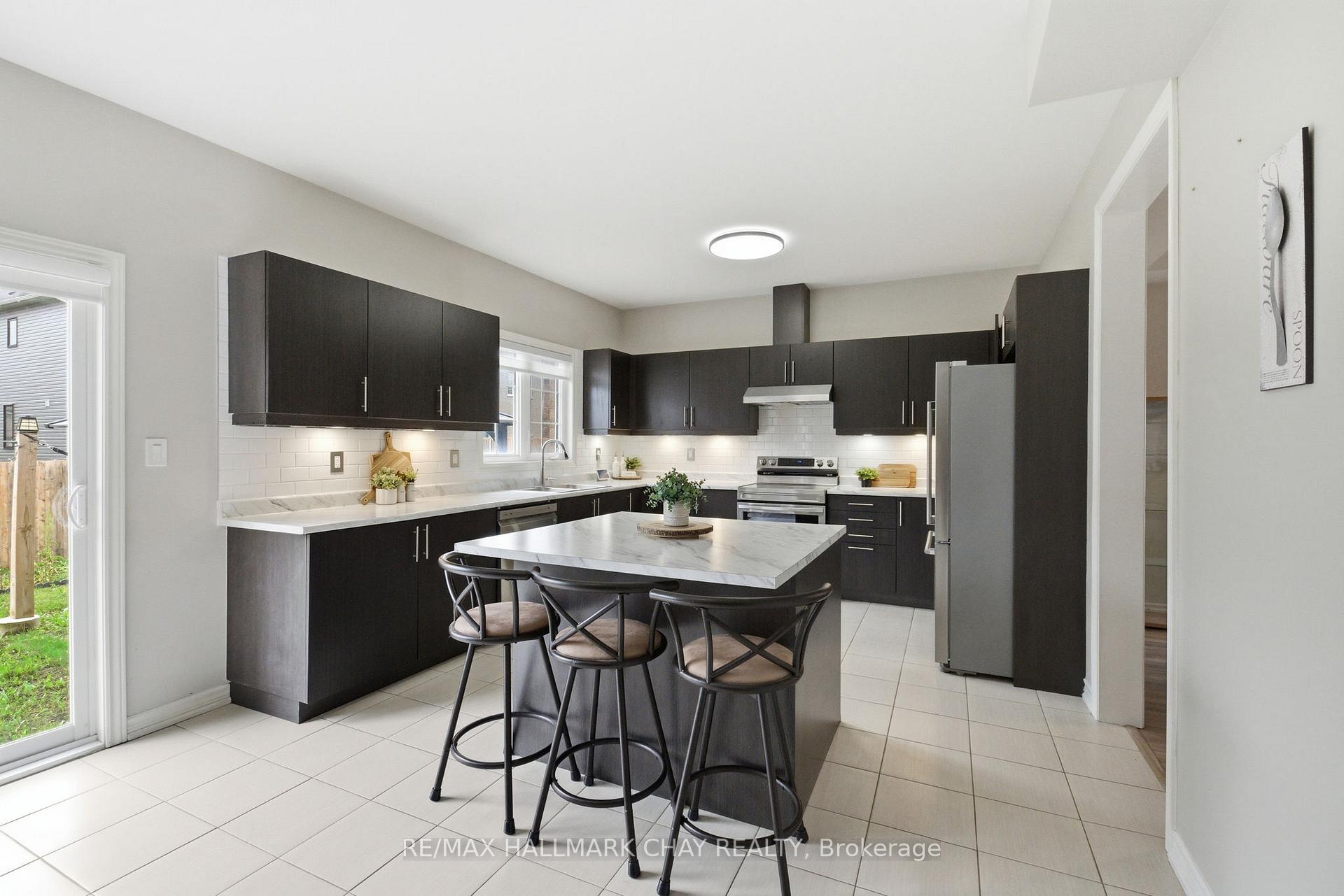 Photo 9 of 215 Breton Street, Clearview, Stayner — HOMEH
