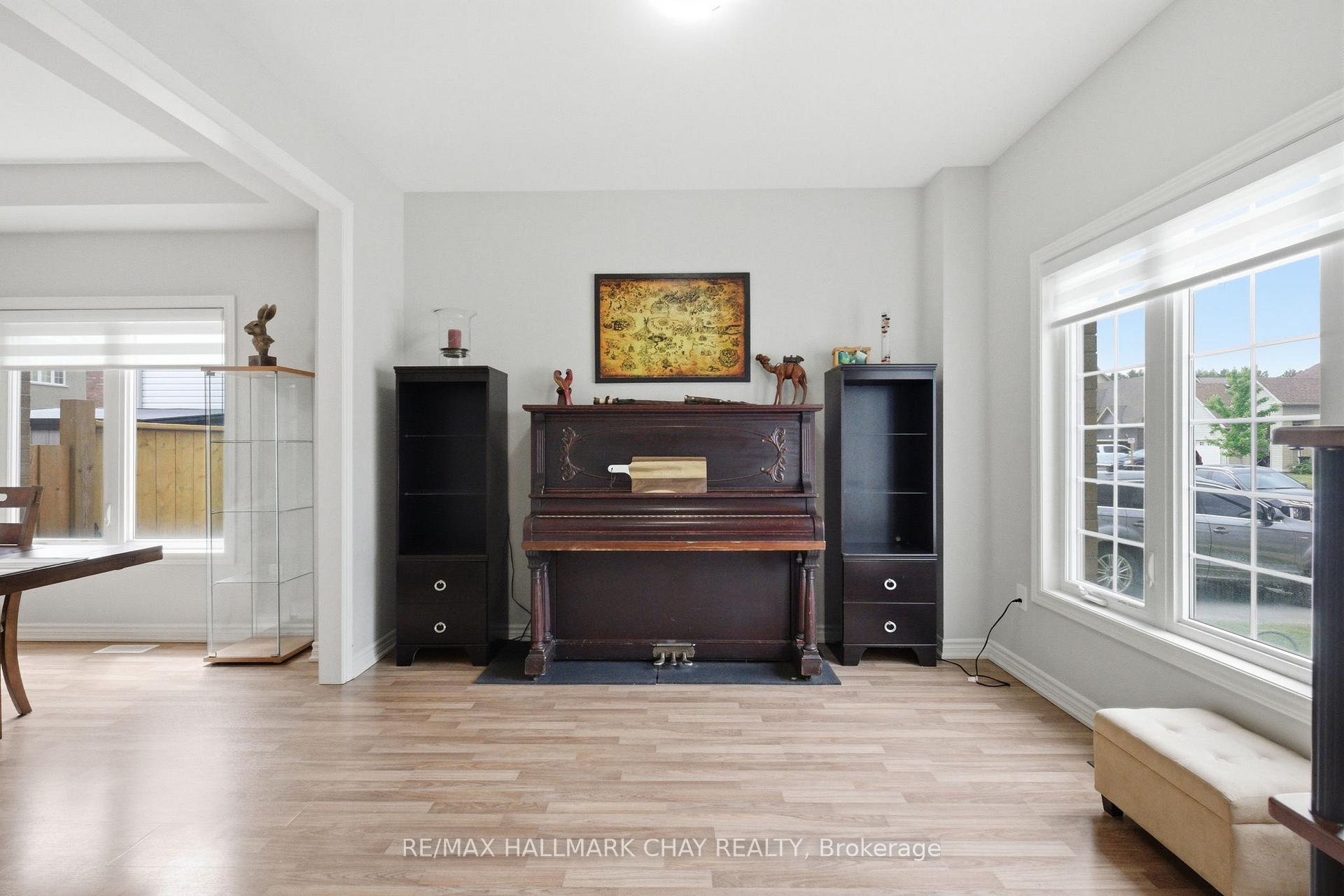 Photo 5 of 215 Breton Street, Clearview, Stayner — HOMEH