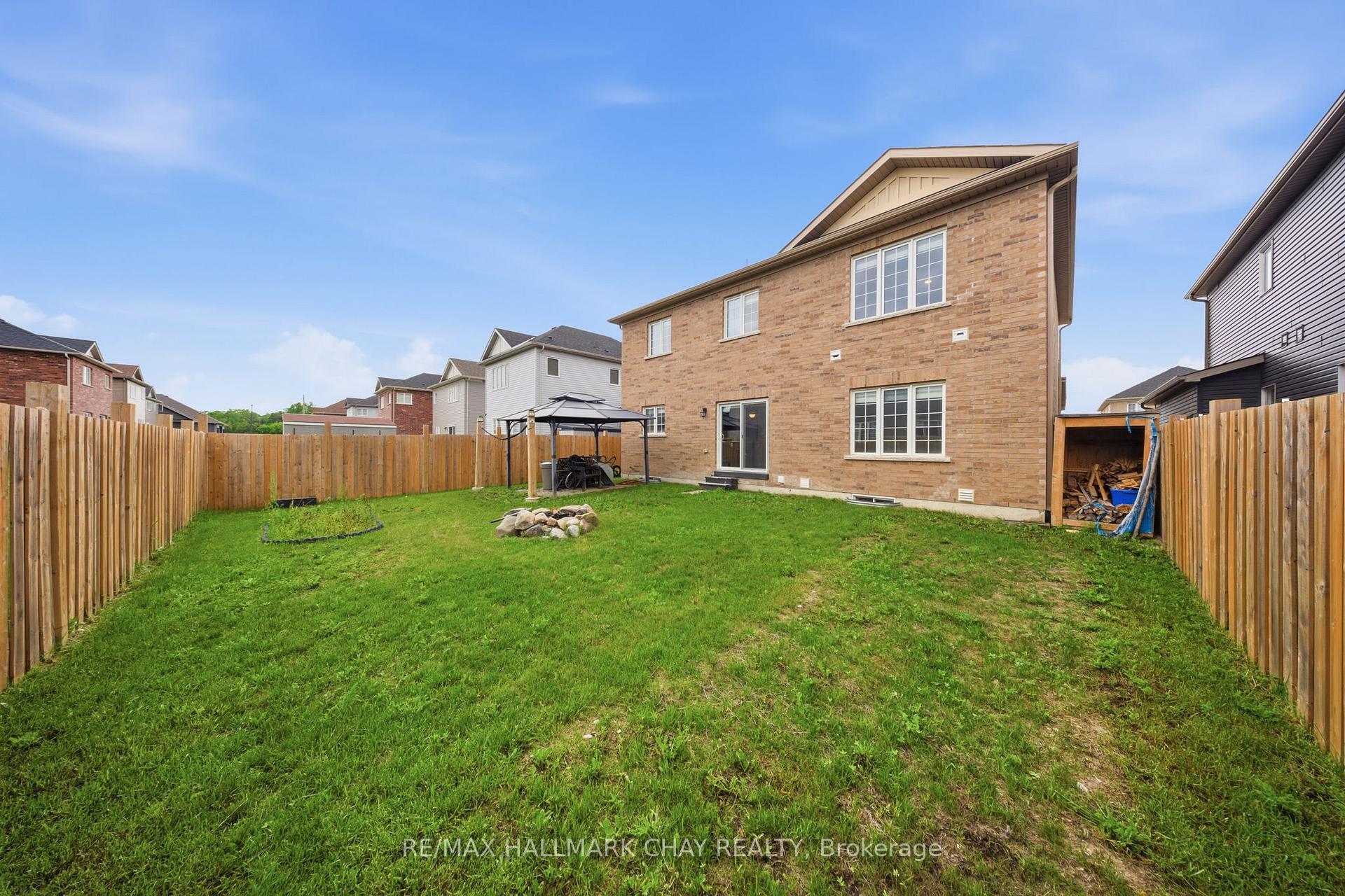 Photo 41 of 215 Breton Street, Clearview, Stayner — HOMEH