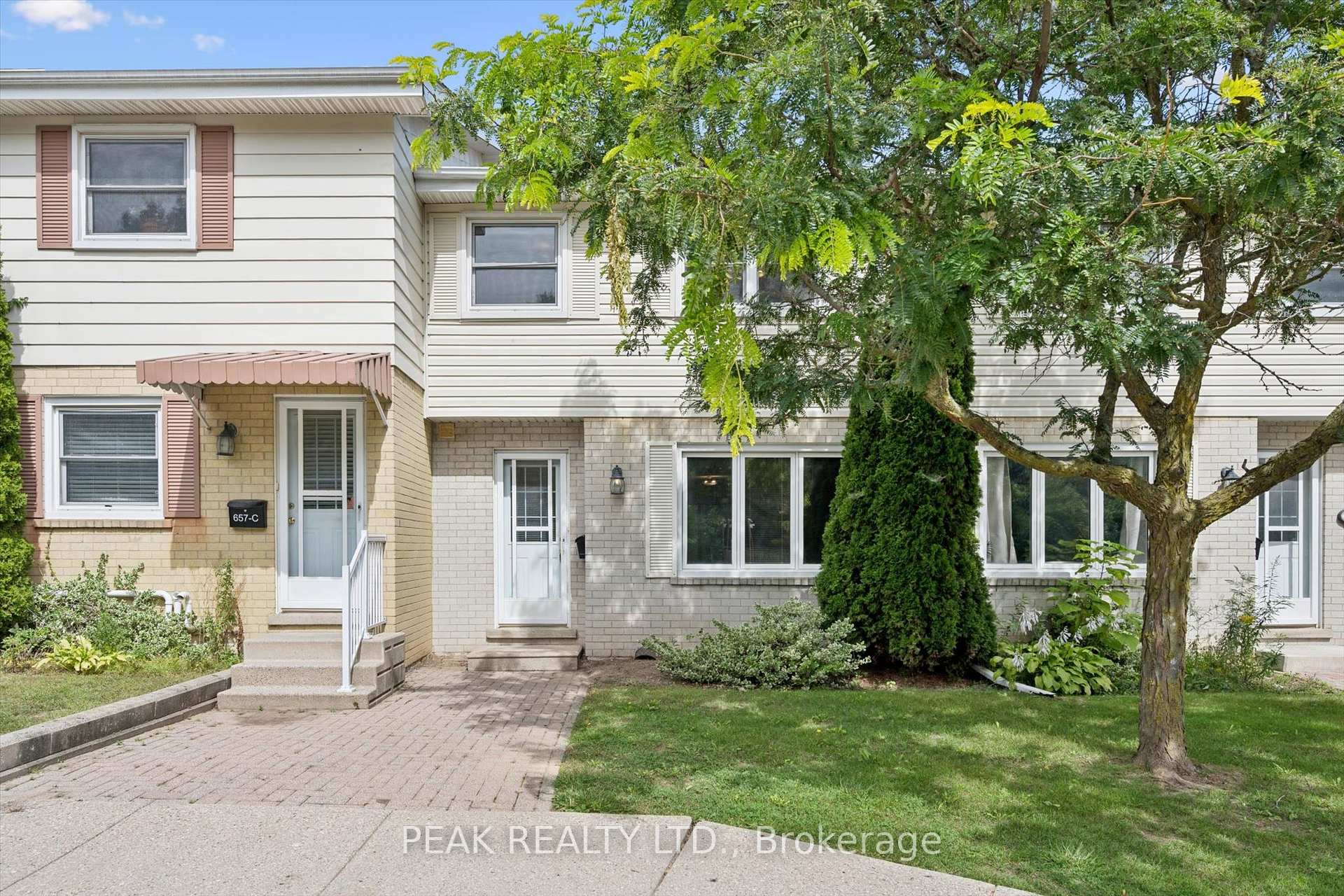 Photo 2 of 657B Albert Street, Waterloo, Lakeshore Village — HOMEH