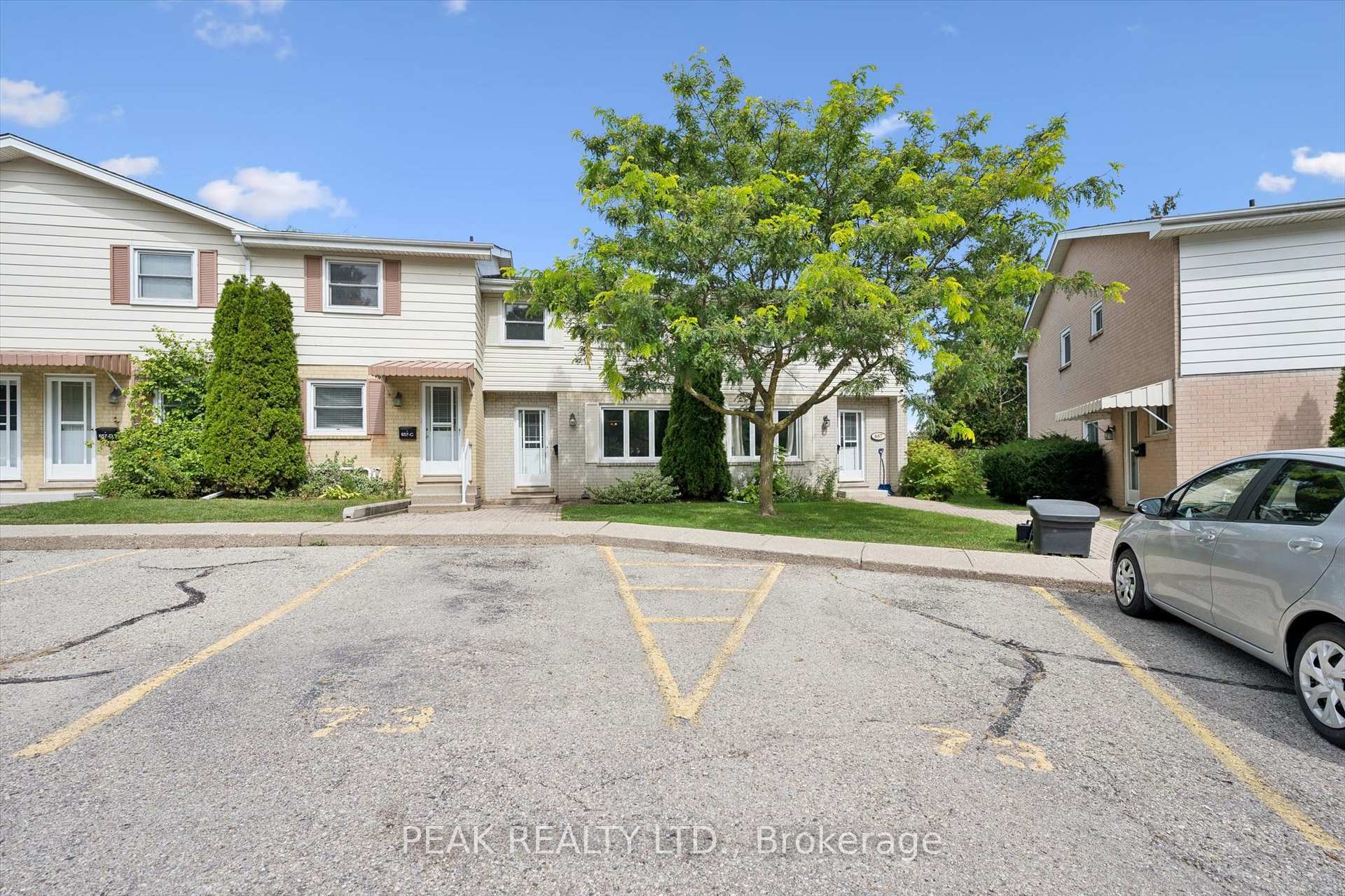 Photo 3 of 657B Albert Street, Waterloo, Lakeshore Village — HOMEH
