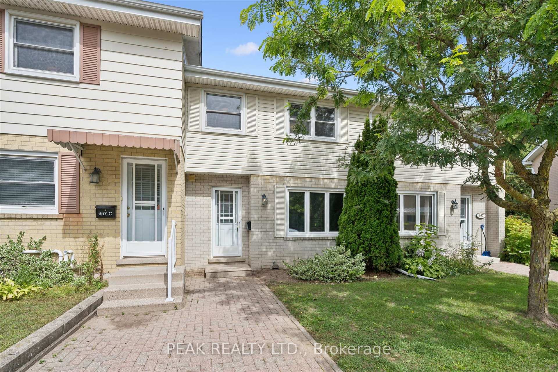 Photo 5 of 657B Albert Street, Waterloo, Lakeshore Village — HOMEH