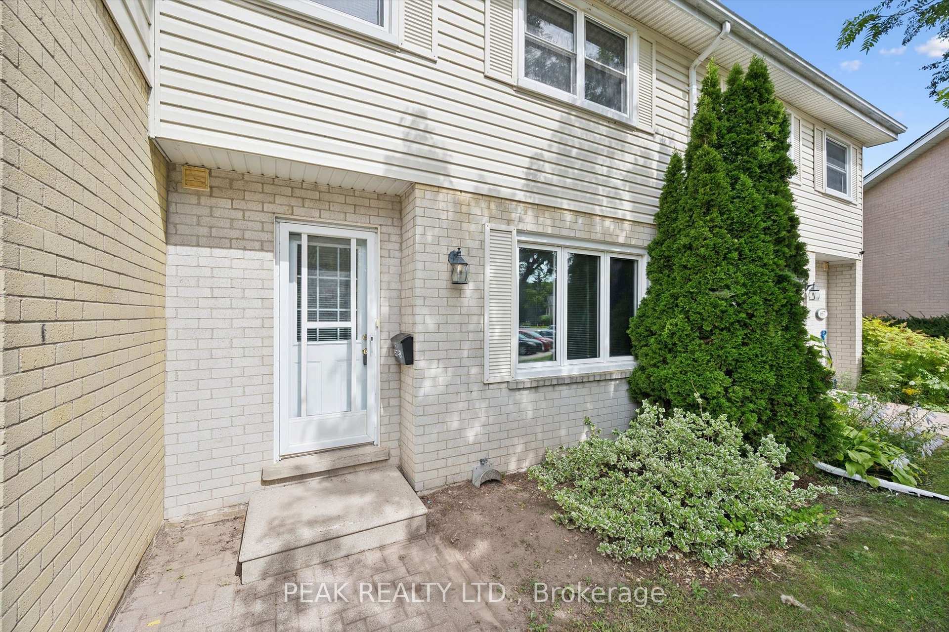 Photo 6 of 657B Albert Street, Waterloo, Lakeshore Village — HOMEH